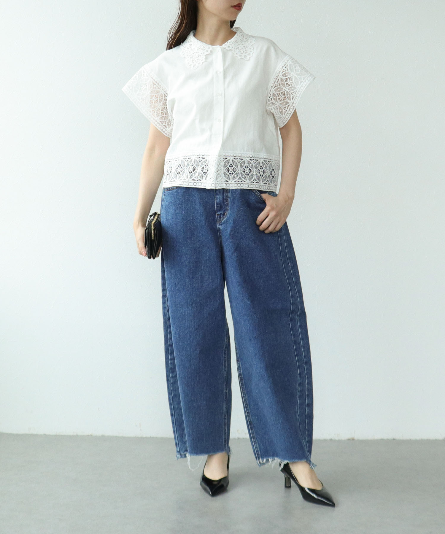 レース刺繍ショートブラウス