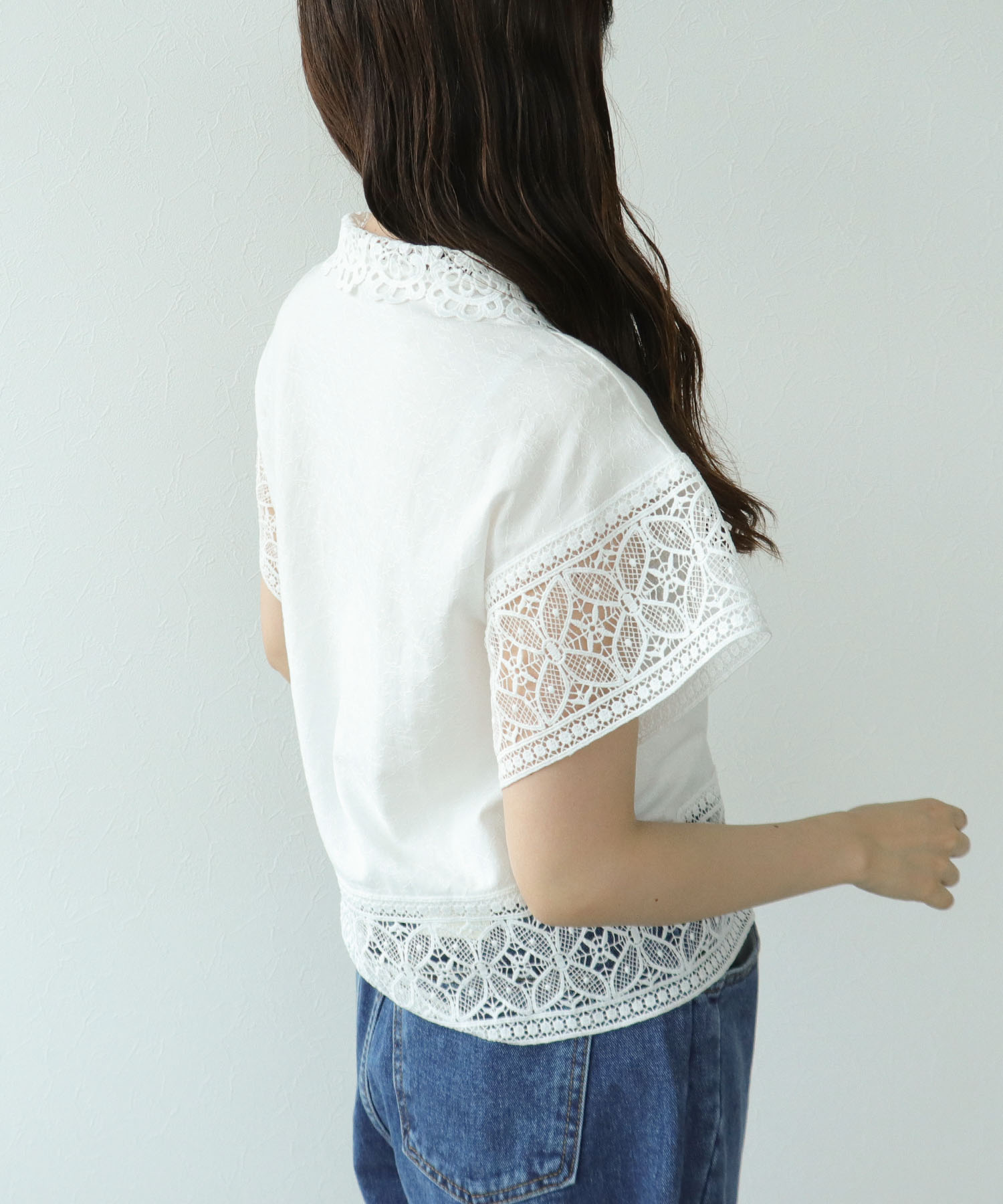 レース刺繍ショートブラウス