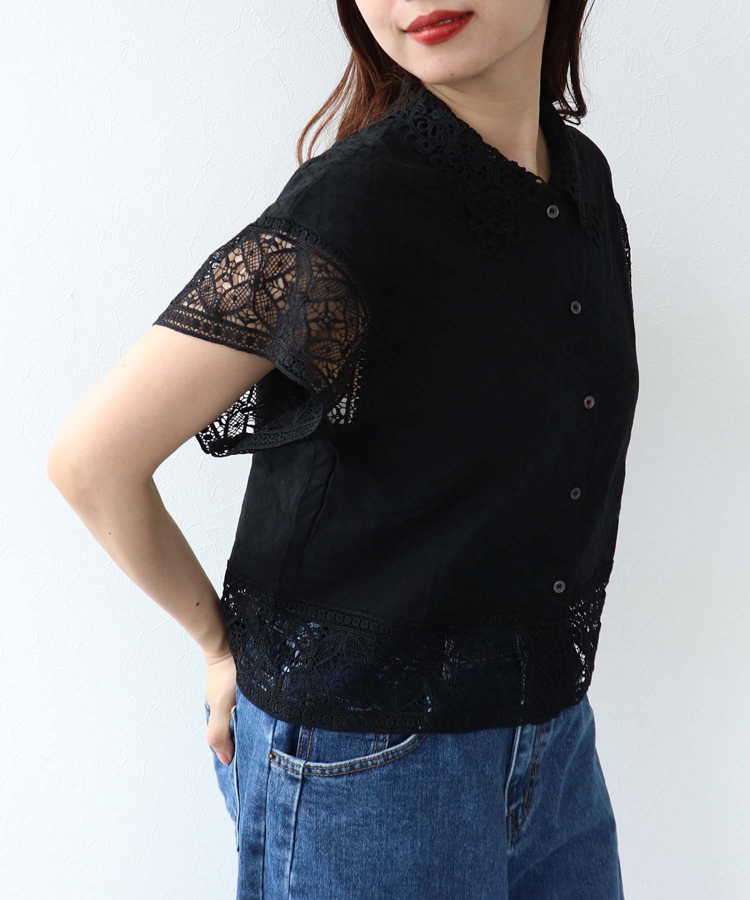 レース刺繍ショートブラウス