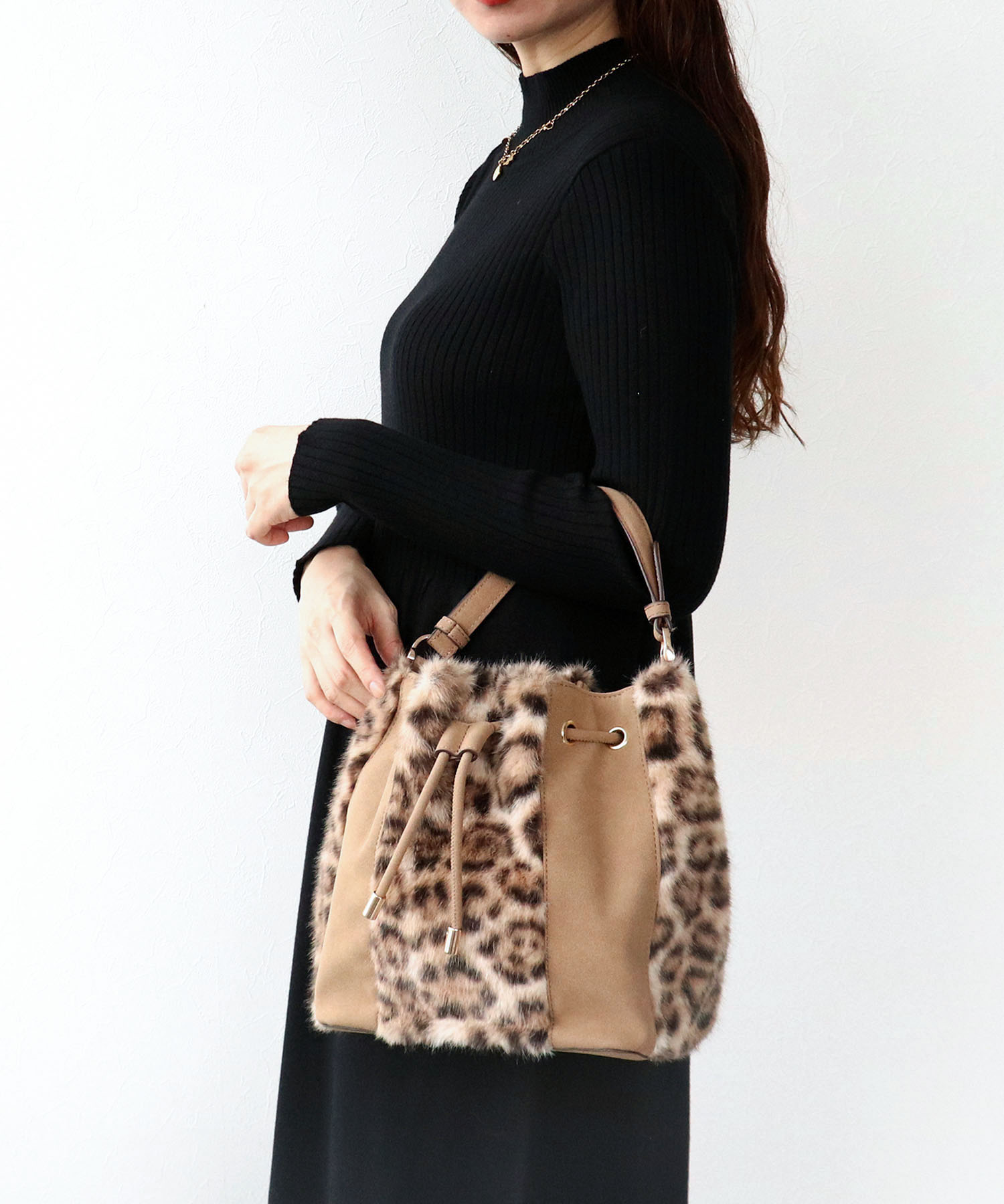 【WEB限定先行予約】ファー×ＰＵ2Way巾着ショルダーバッグ
