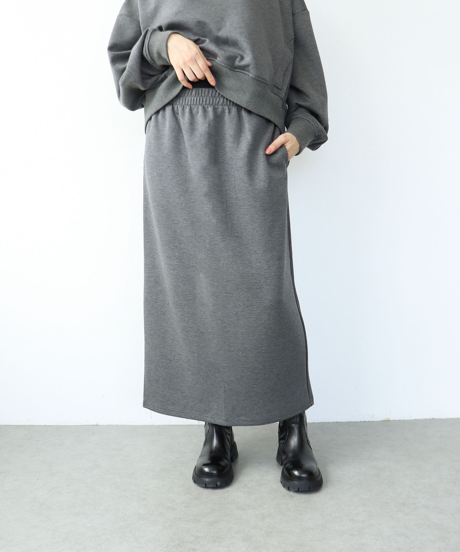 ＜WEB先行予約＞ショートフーディー&タイトスカートセットアップ