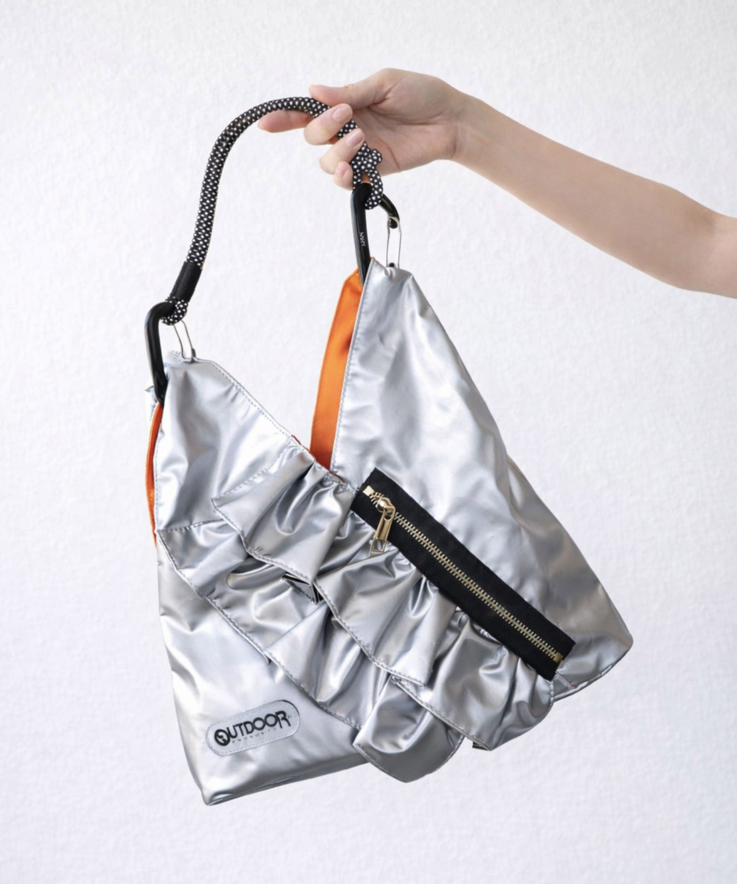 美品RISLEY×OUTDOOR PRODUCTS miniトライアングルバッグ RISLEY×OUTDOOR PRODUCTS】miniトライアングルフリルバッグ | AND ON
