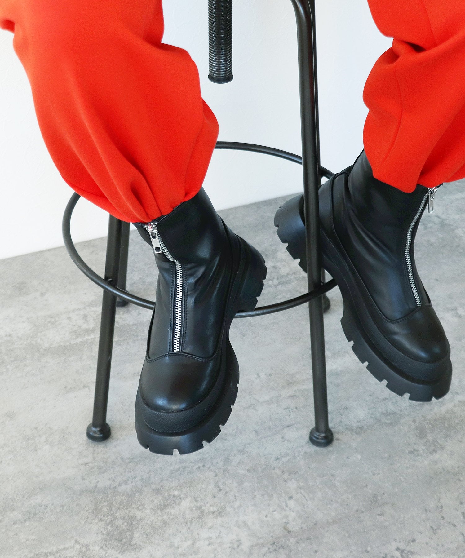 Casselini キャセリーニ センターzipトラックショートブーツ On Jione Store アンドオン ジオン商事公式オンラインストア