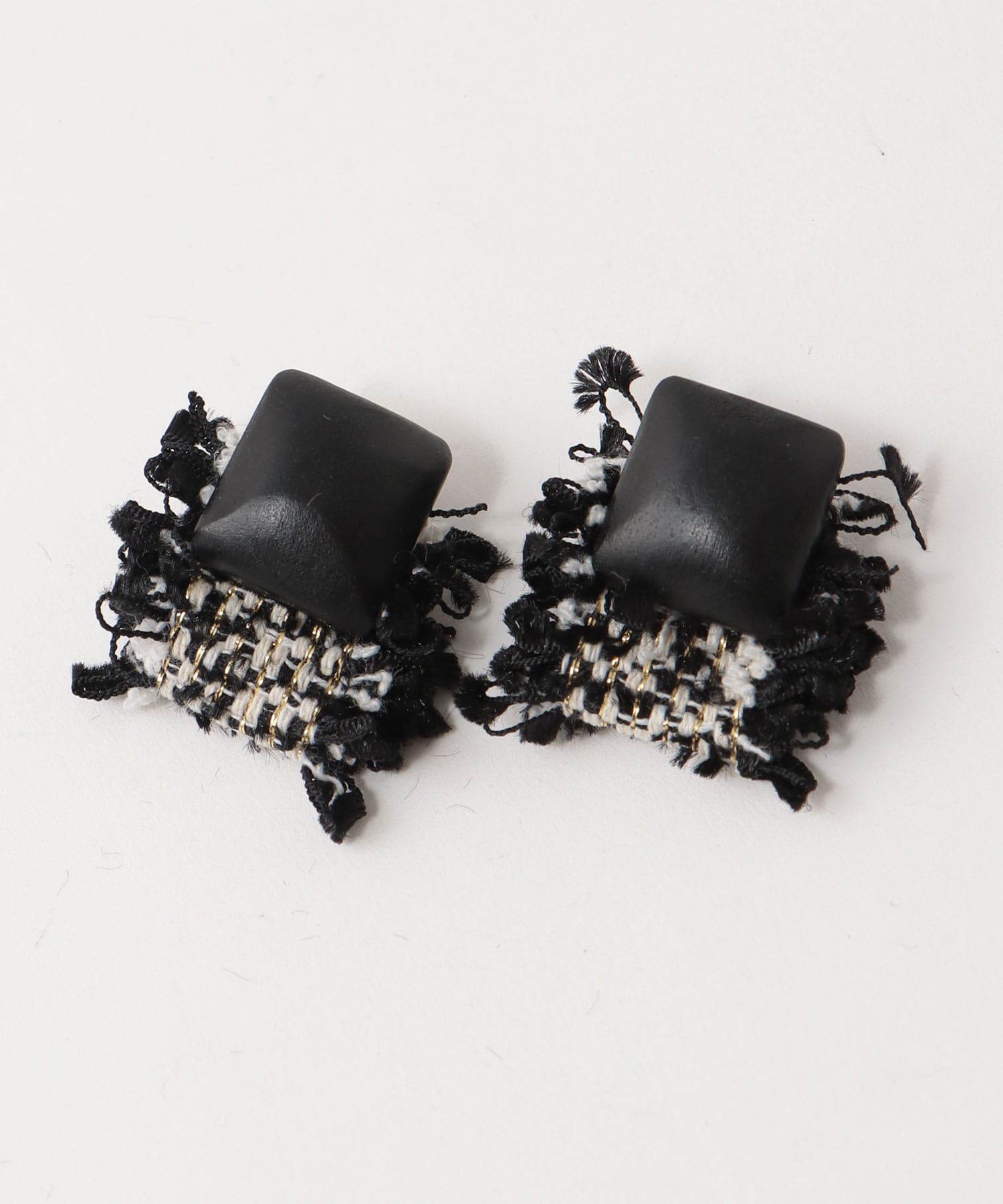 ウッド×ツイードピアス