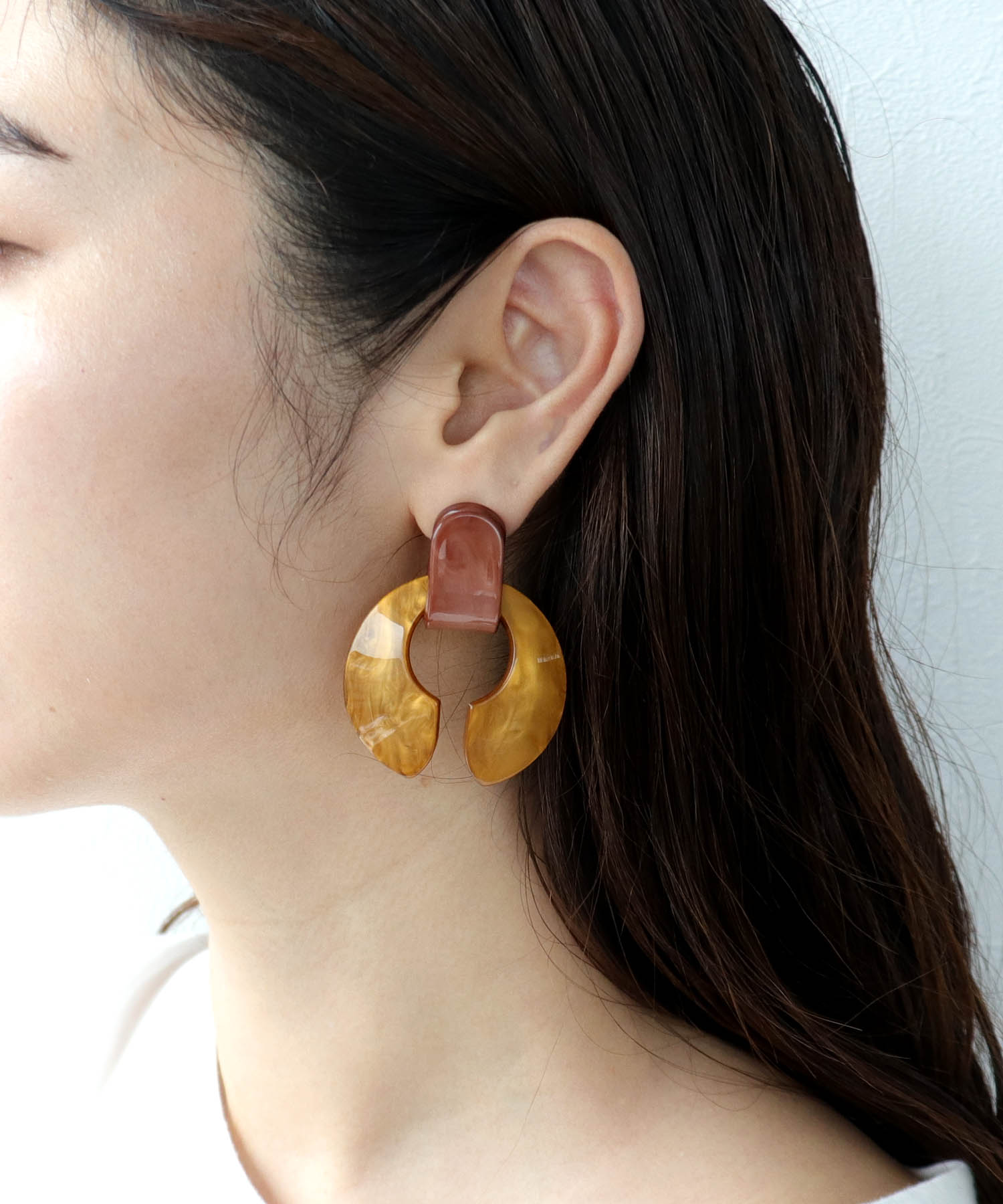 馬蹄風アクリルピアス