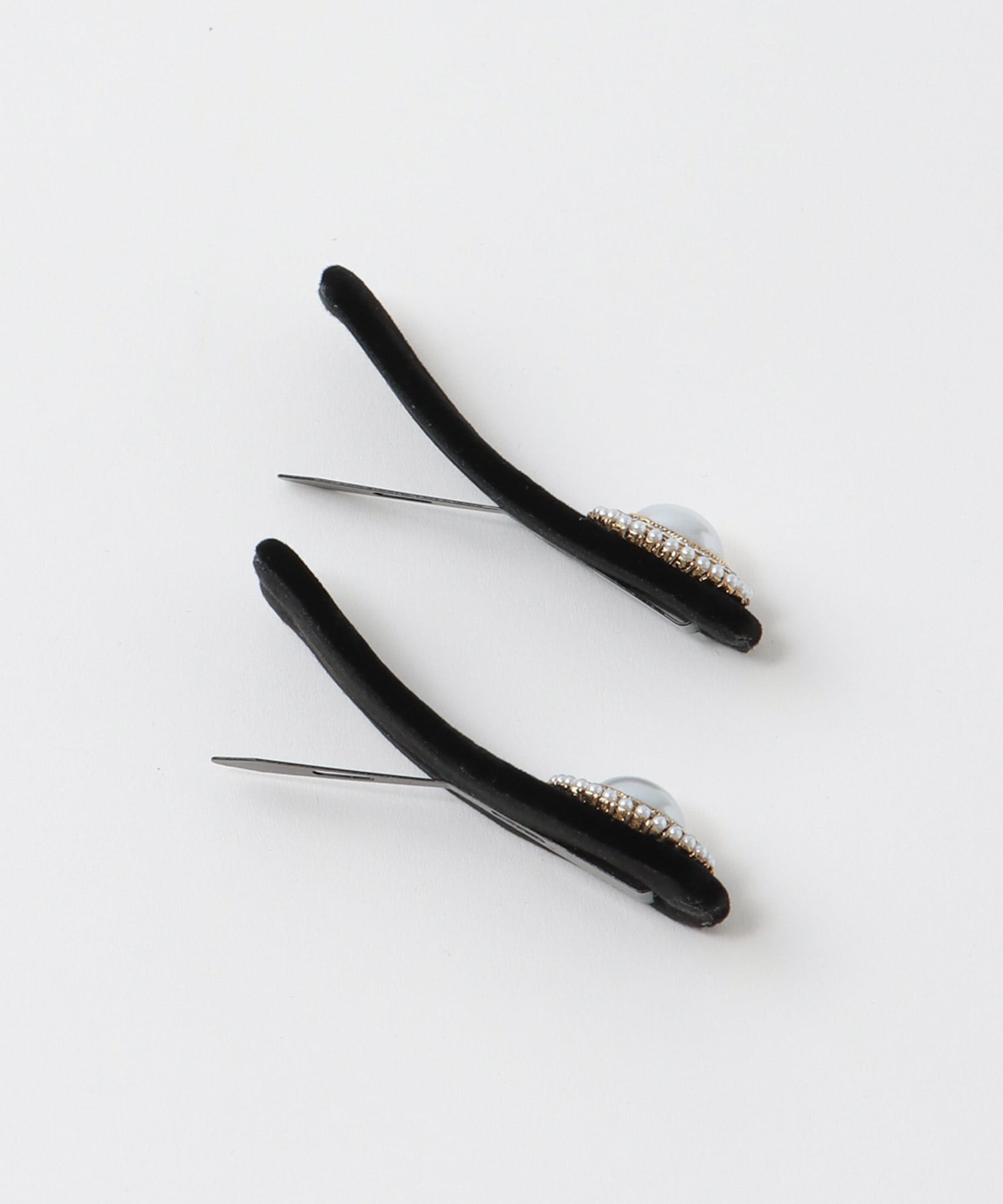 パールベロアヘアクリップ