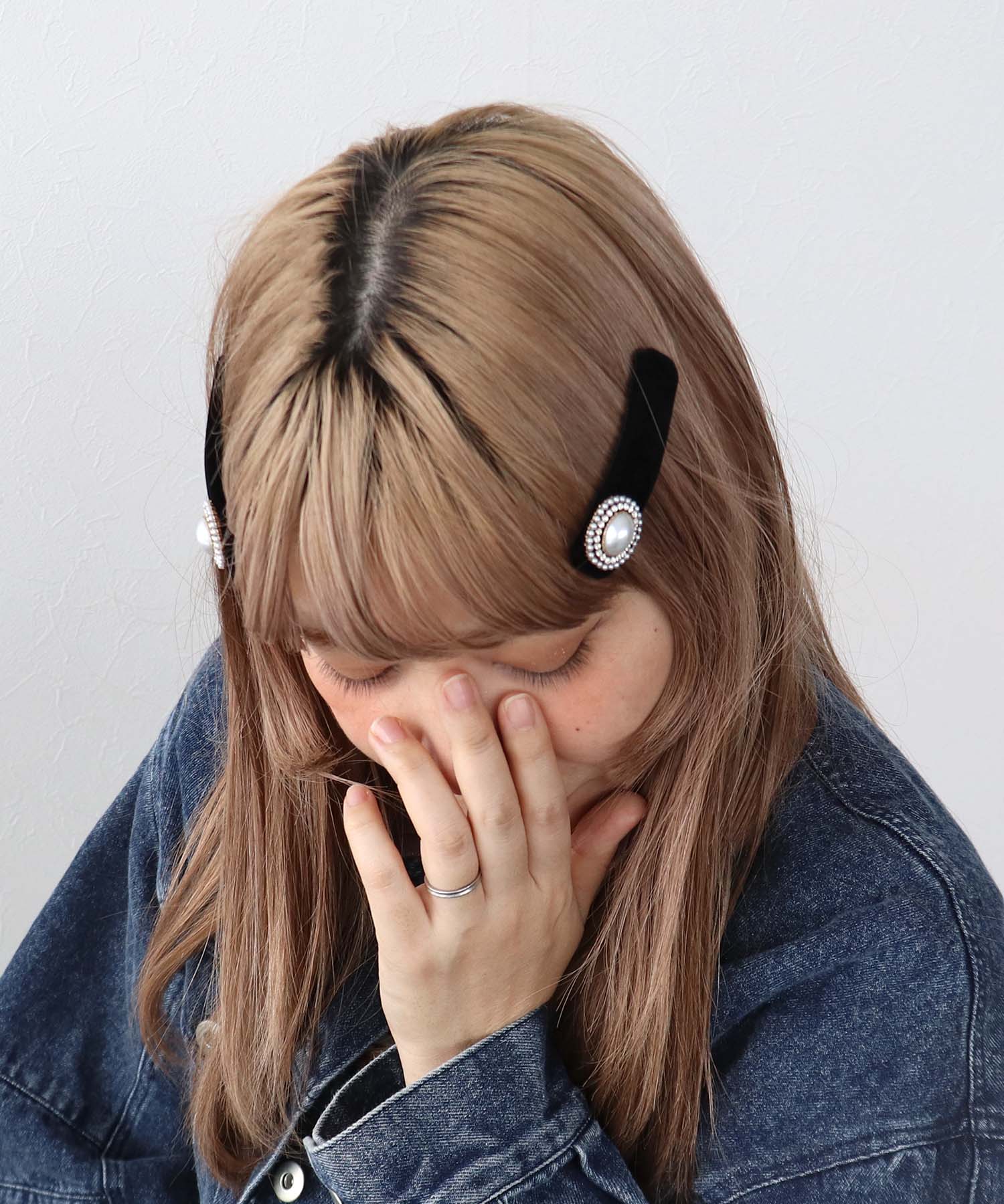パールベロアヘアクリップ