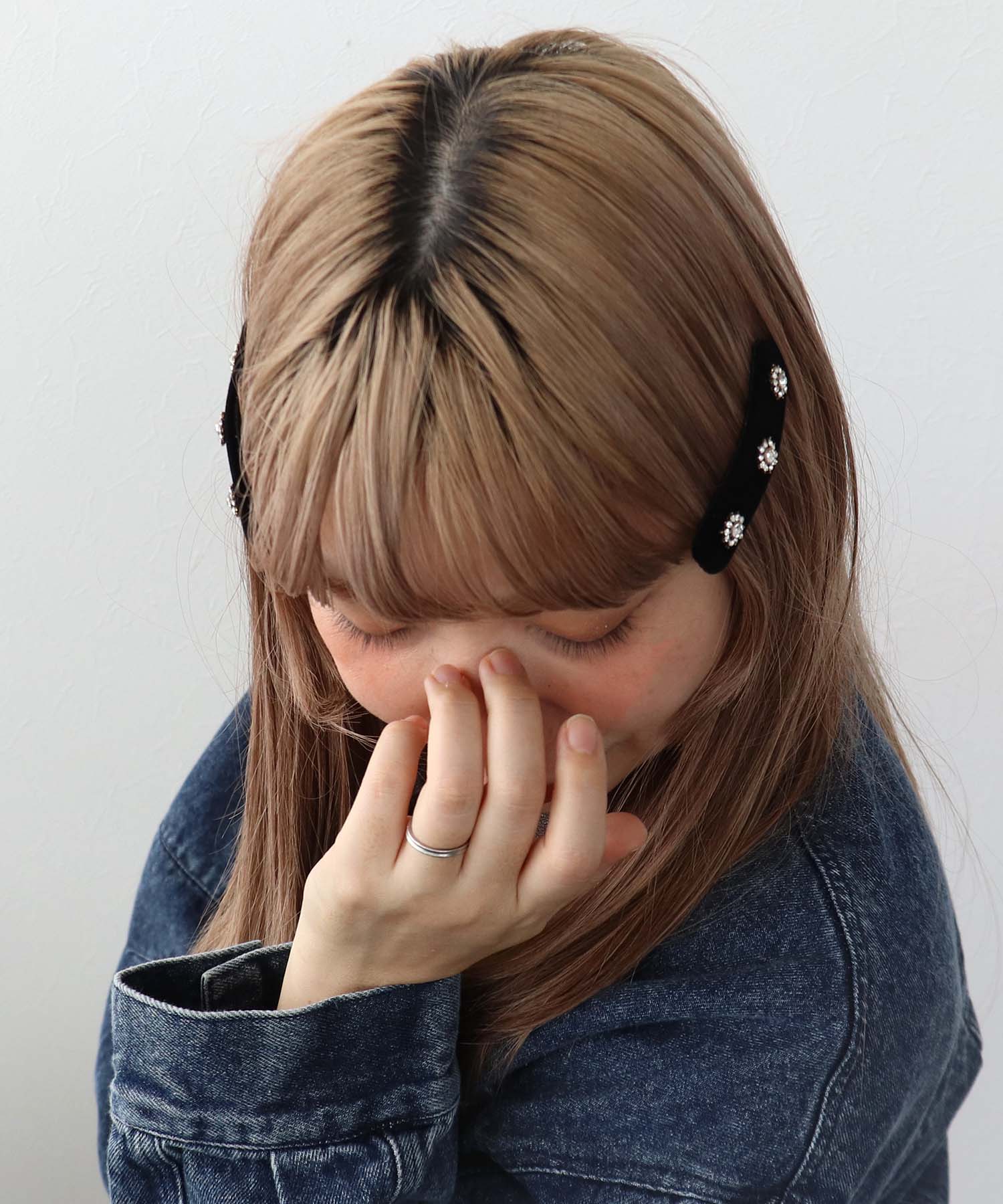 ビジューベロアヘアクリップ
