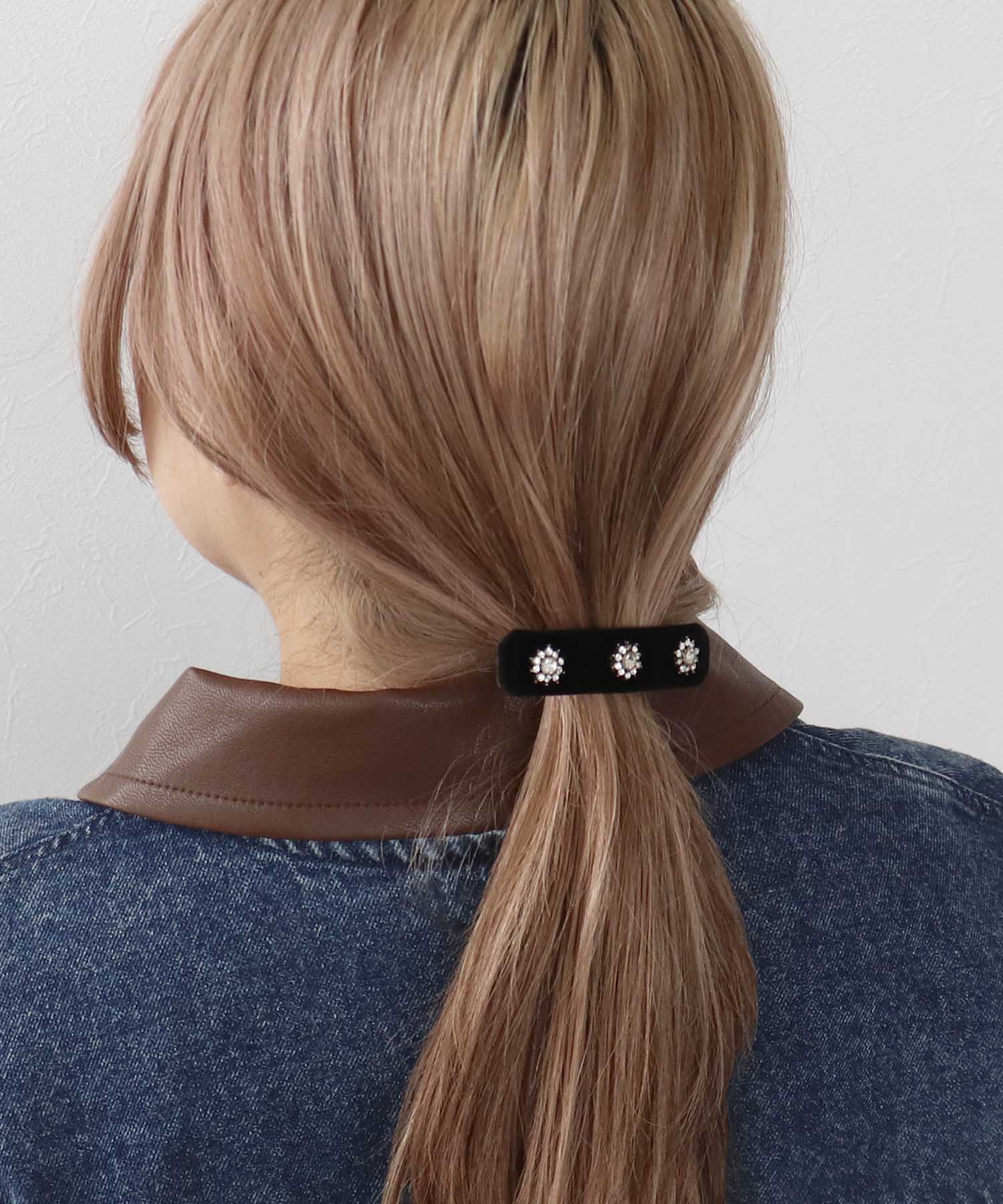 ビジューベロアヘアクリップ