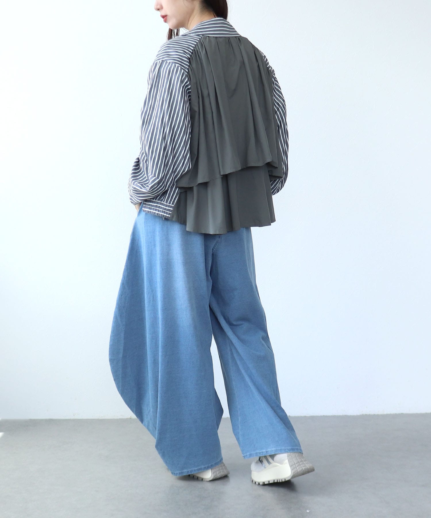 【MARECHAL TERRE】ドレープデニムパンツ