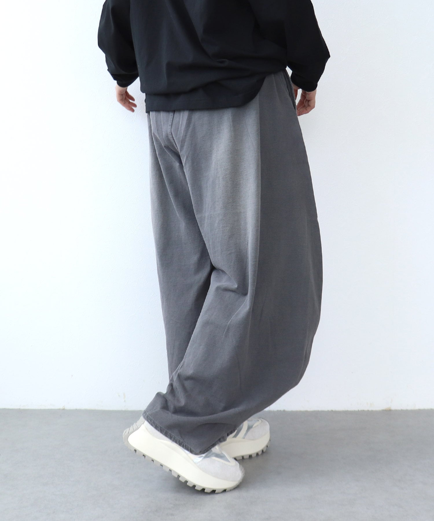 【MARECHAL TERRE】ドレープデニムパンツ