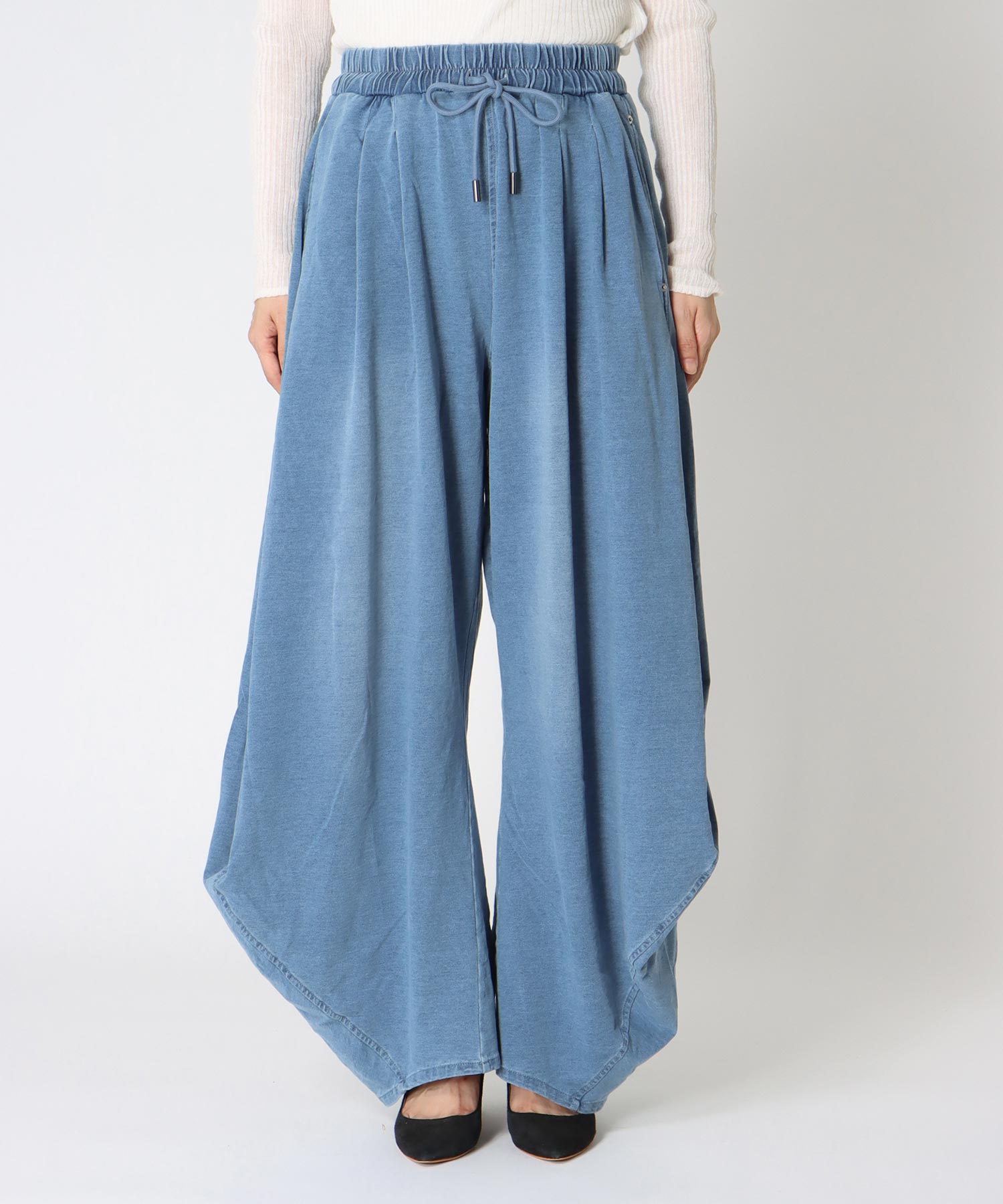 【MARECHAL TERRE】ドレープデニムパンツ