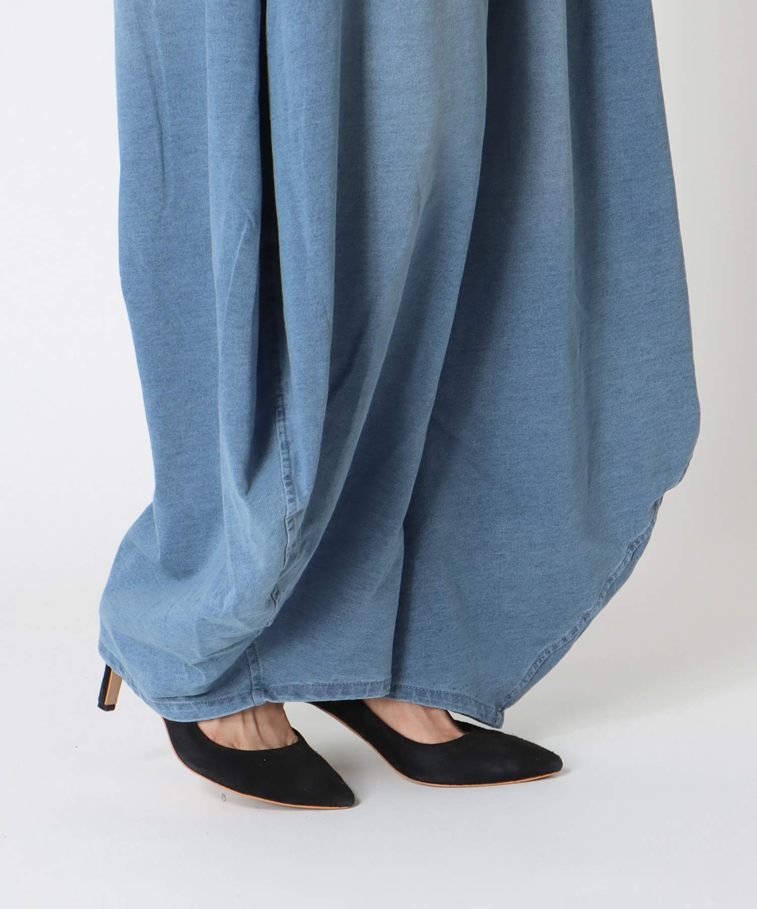 【MARECHAL TERRE】ドレープデニムパンツ