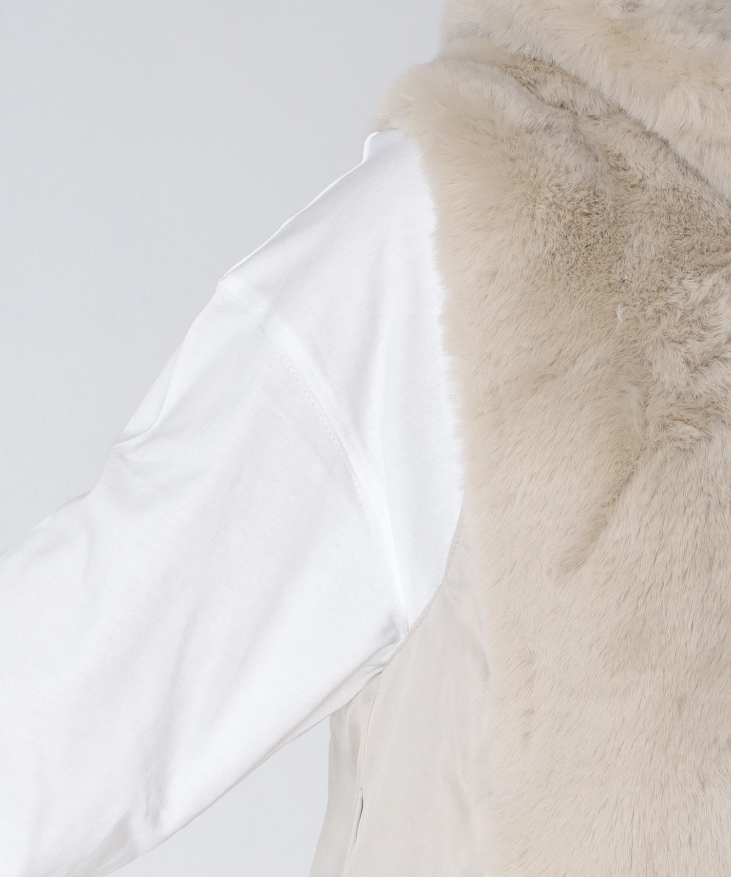 【MARECHAL TERRE】FILLING FUR VEST 2026
