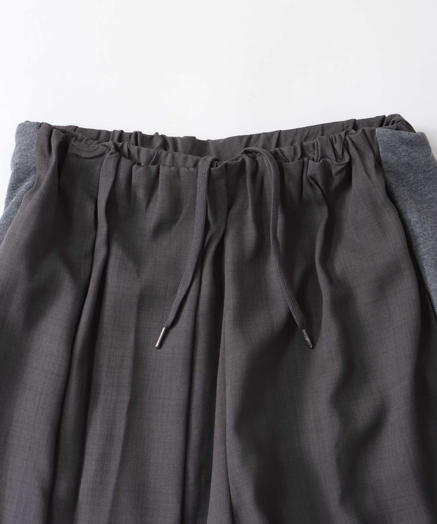 【MARECHAL TERRE】バックコンビネーションタックパンツ
