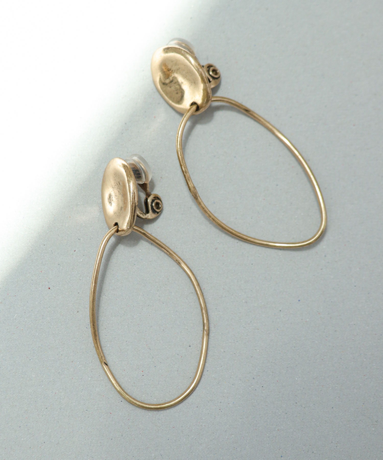 【LIMITED NUMBER】オーバルラインイヤリング
