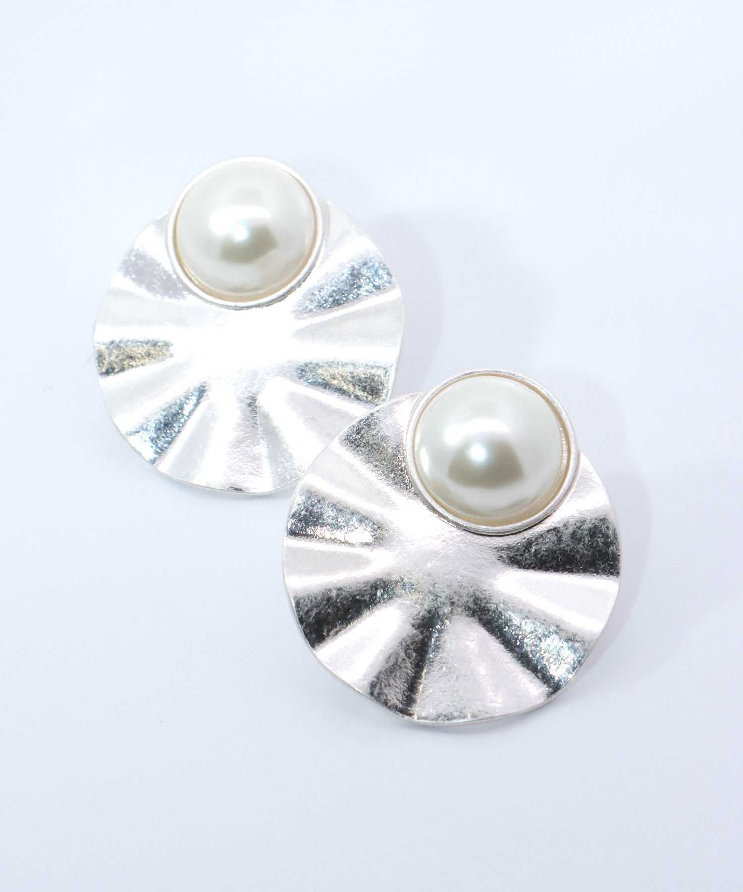 【LIMITED NUMBER】サークルメタルパールイヤリング