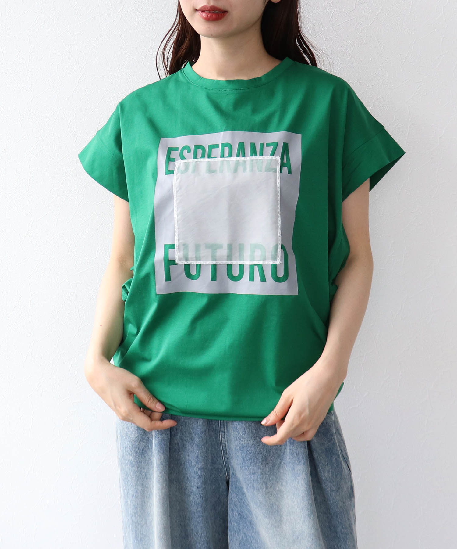 スクエアロゴプリントＴシャツ