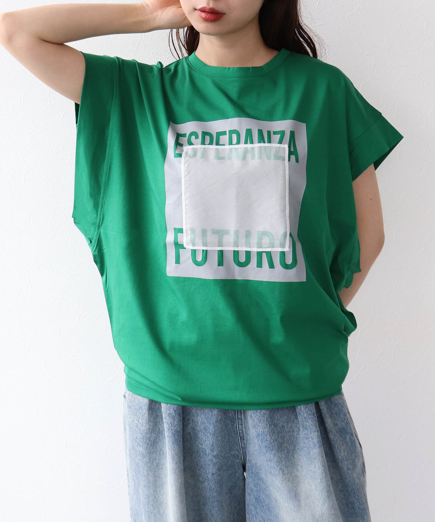 スクエアロゴプリントＴシャツ