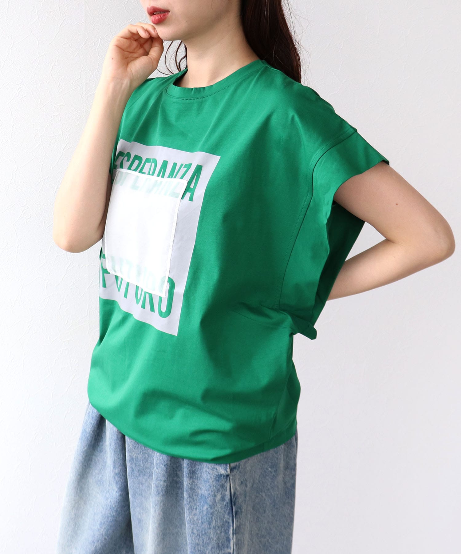 スクエアロゴプリントＴシャツ