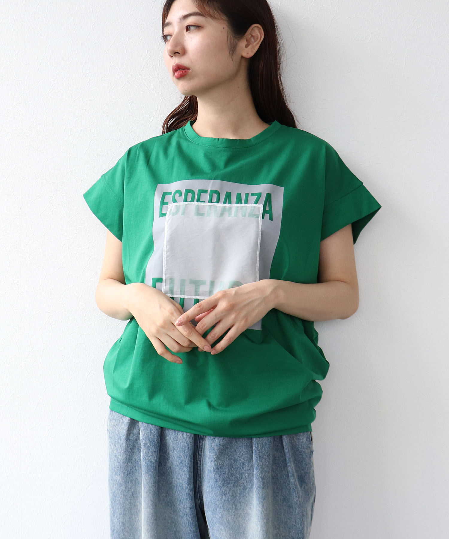 スクエアロゴプリントＴシャツ