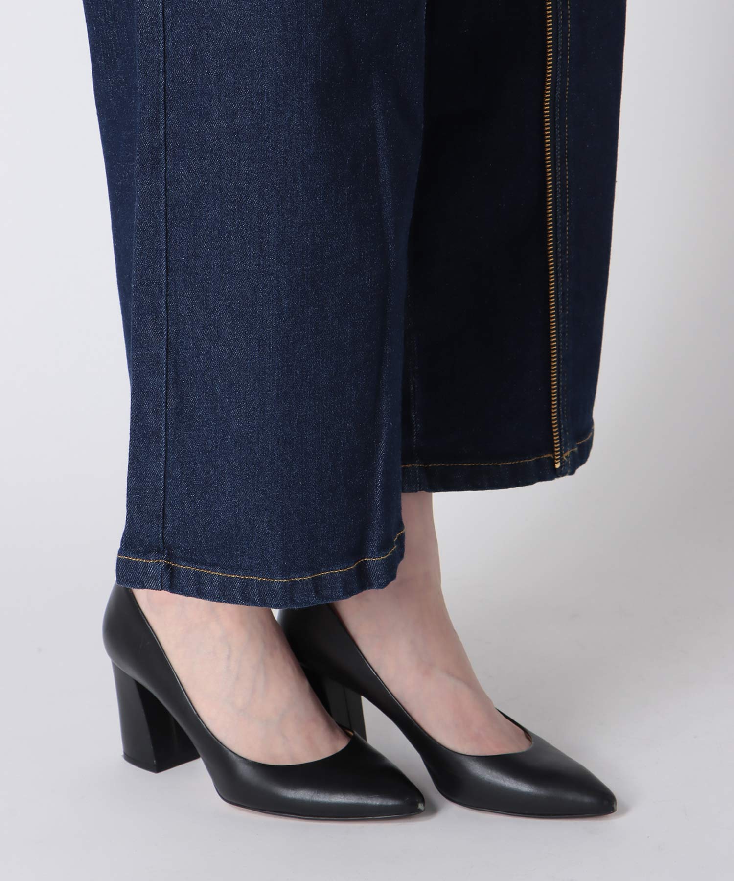 フロントZIPデニムパンツ