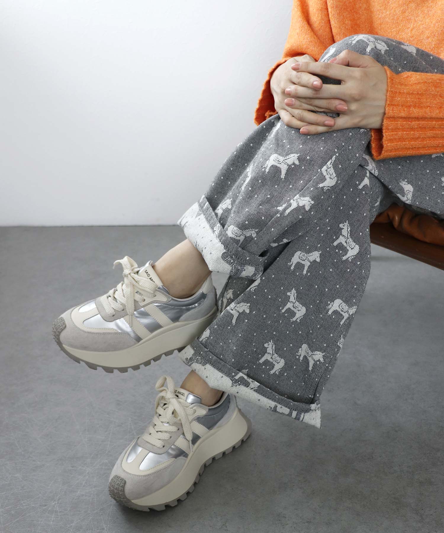 ホース柄ジャガードデニムパンツ