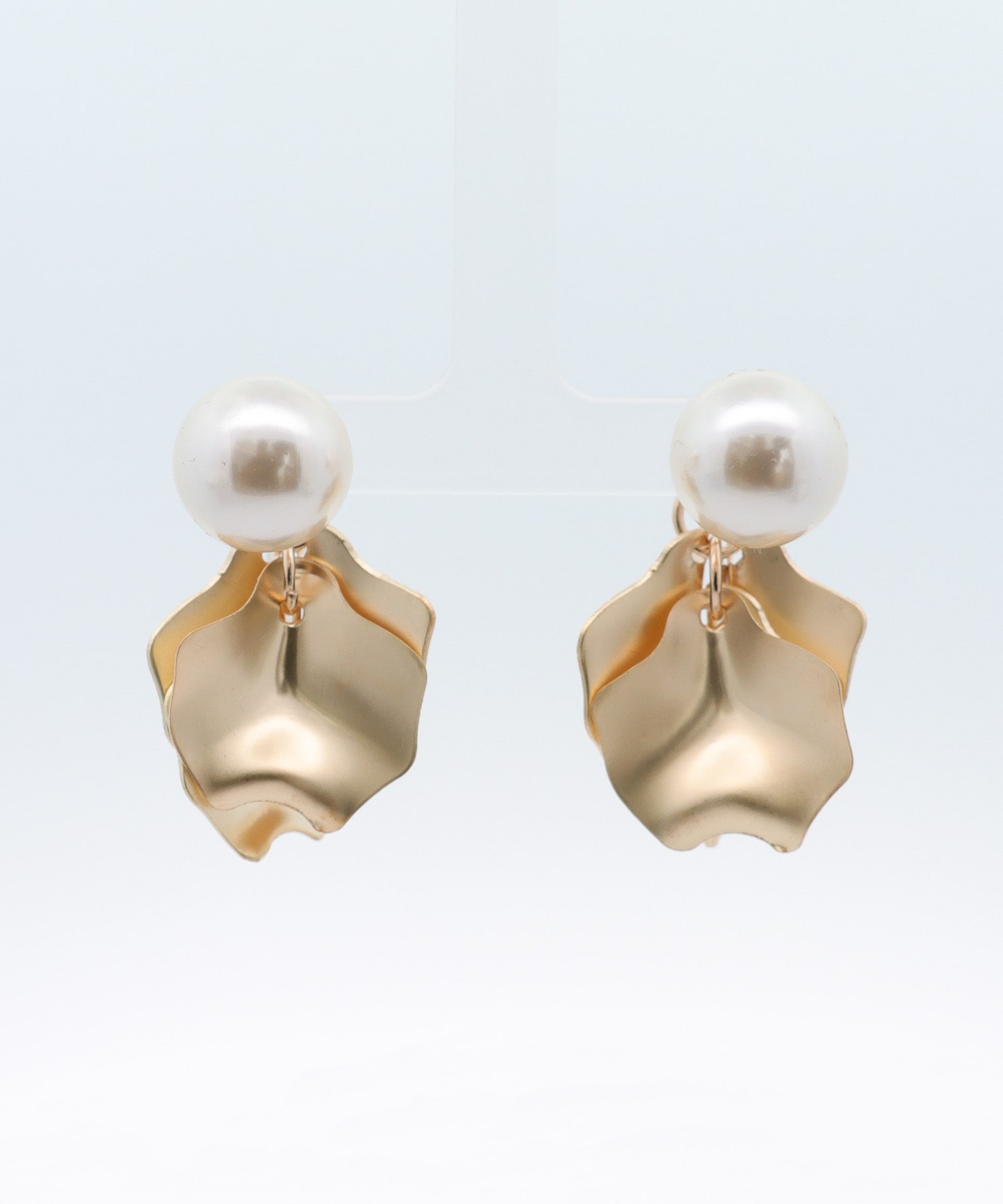 マット花びらパールピアス
