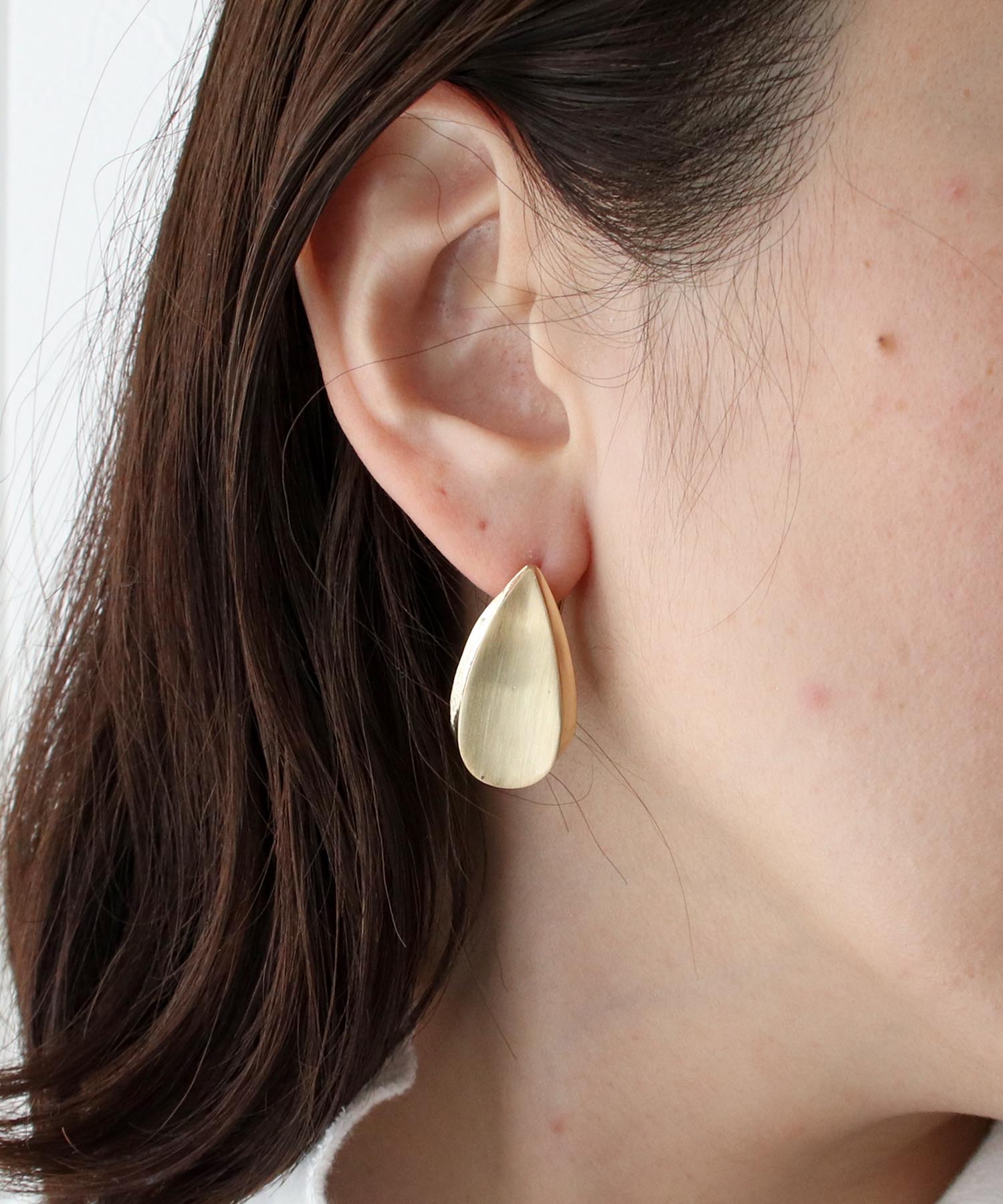 マットメタルドロップピアス | AND ON JIONE STORE(アンドオン