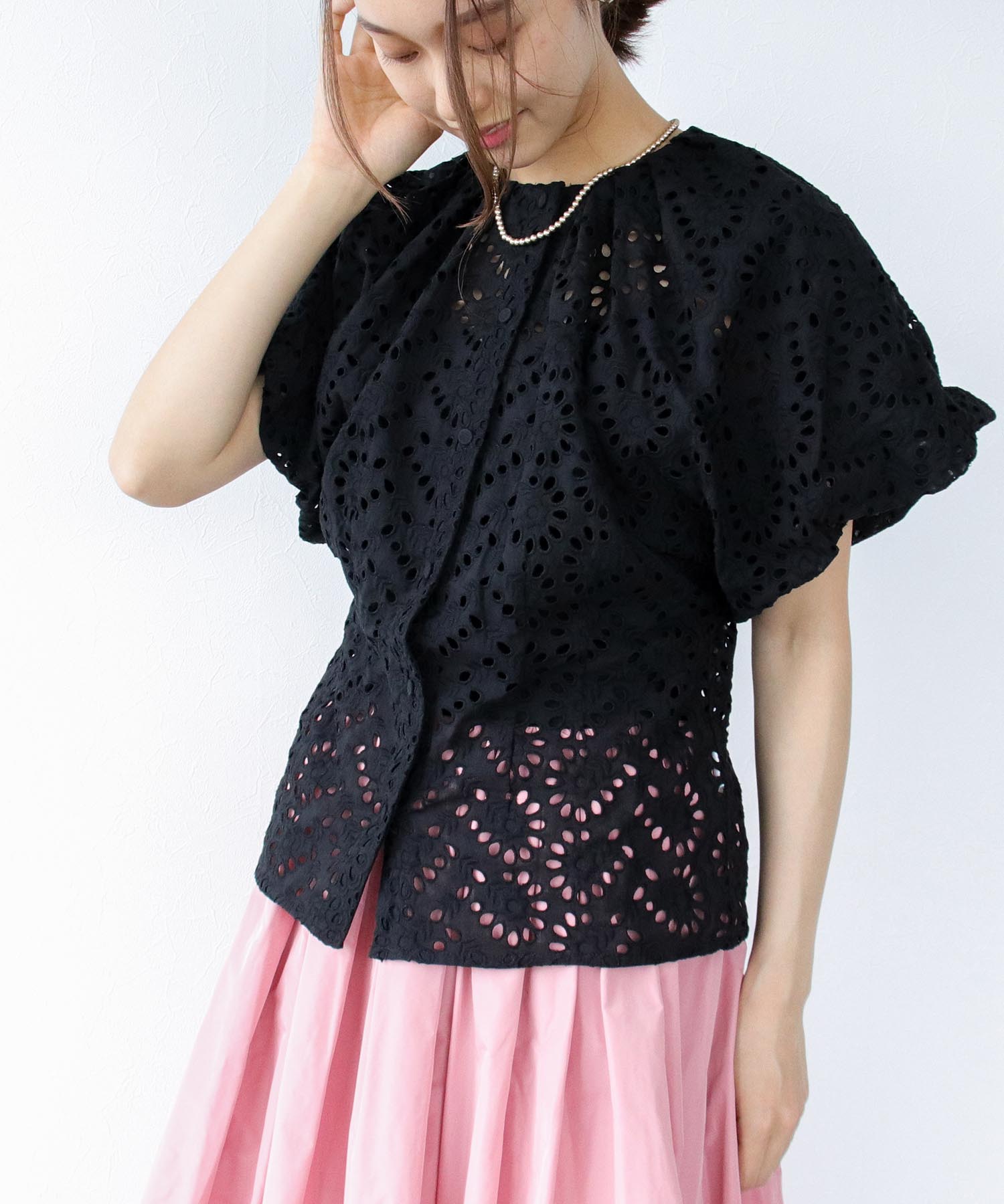 Limue】刺繍3Dブラウス | AND ON JIONE STORE（アンドオン）ジオン商事 
