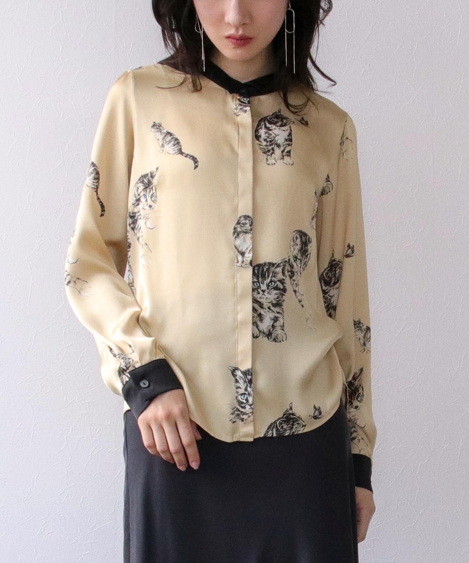 CATプリントブラウス | AND ON JIONE STORE(アンドオン)ジオン商事