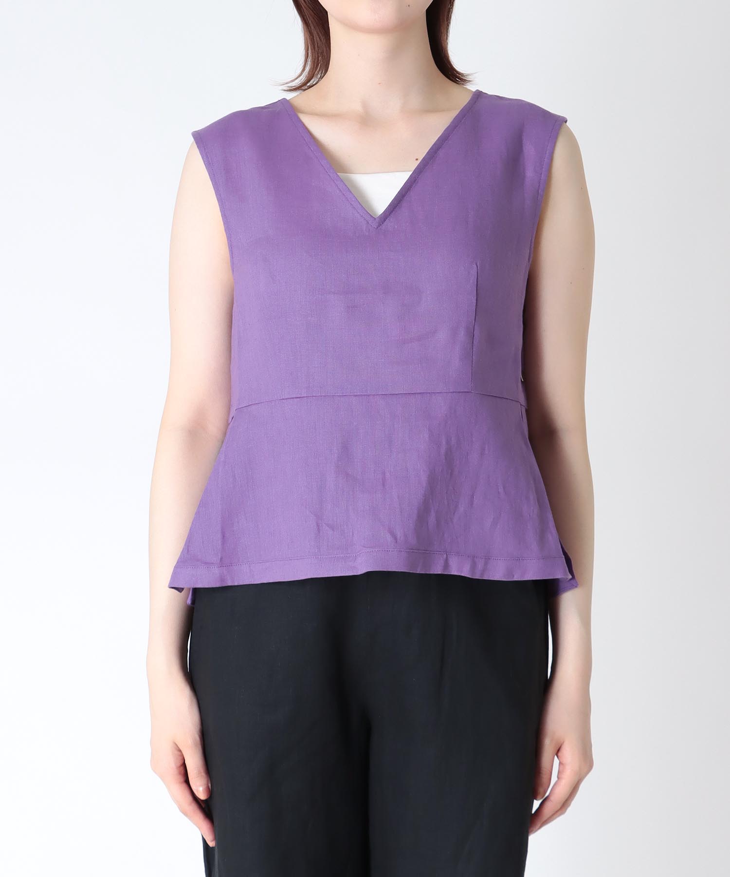 ペプラムノースリーブブラウス AND ON JIONE STORE(アンドオン)ジオン商事公式オンラインストア シャツ ブラウス Vネックペプラムノースリーブトップス