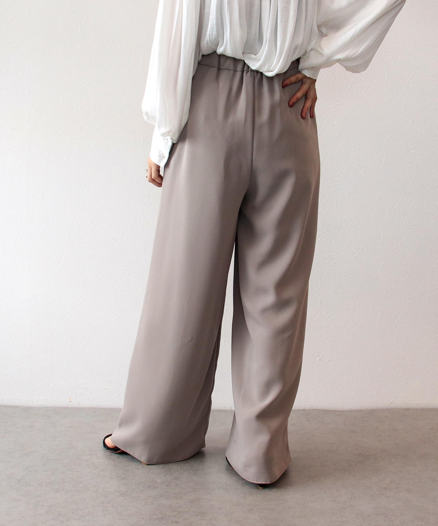 タックワイドパンツ | AND ON JIONE STORE(アンドオン)ジオン商事 タックワイドパンツ | AND ON JIONE STORE(アンドオン)ジオン商事