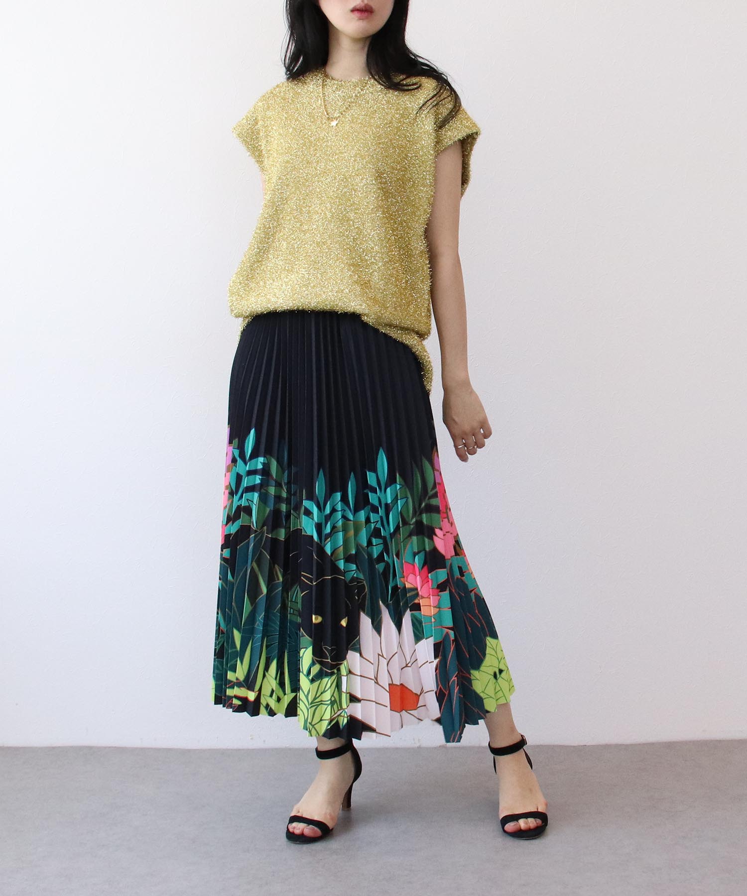 ラメニットバックリボンノースリーブニット | AND ON JIONE STORE