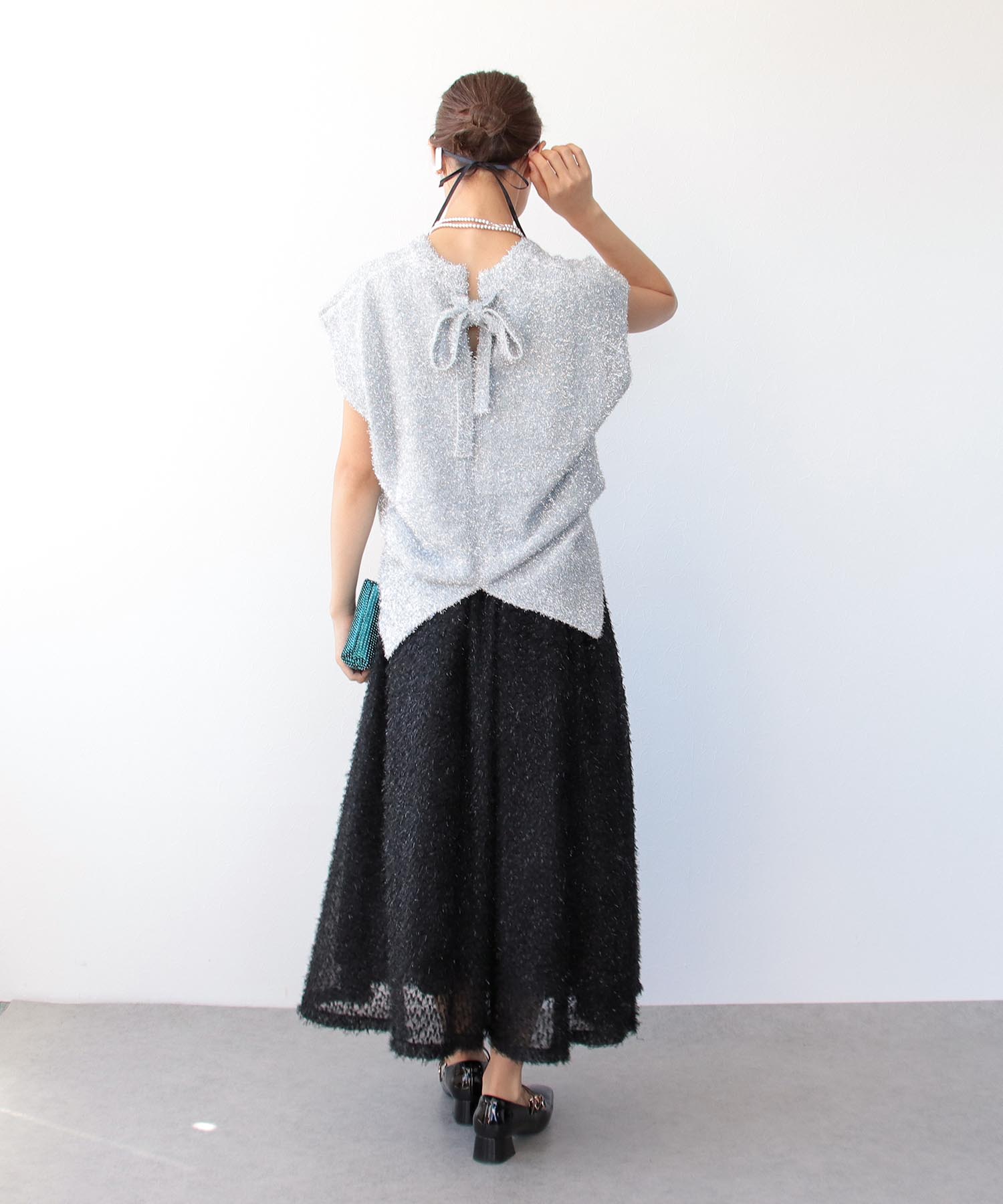 ラメニットバックリボンノースリーブニット | AND ON JIONE STORE