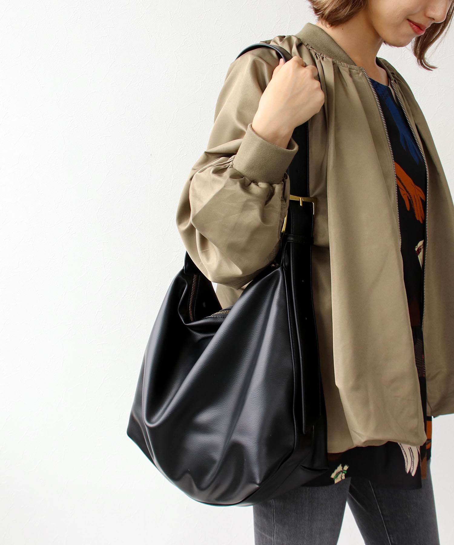 バックル付きBIGショルダーBAG | AND ON JIONE STORE（アンドオン ...