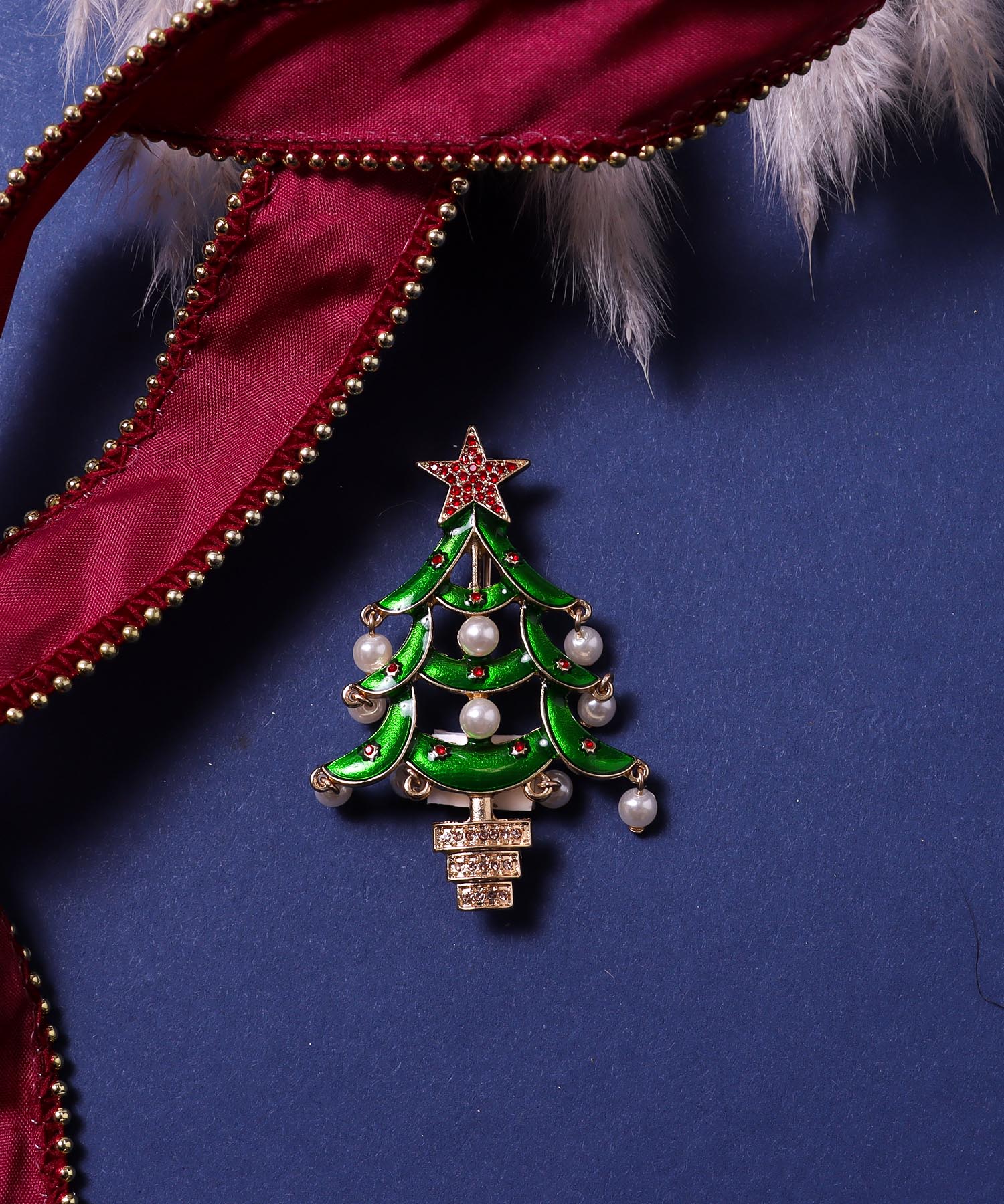パールチャームクリスマスツリーブローチ