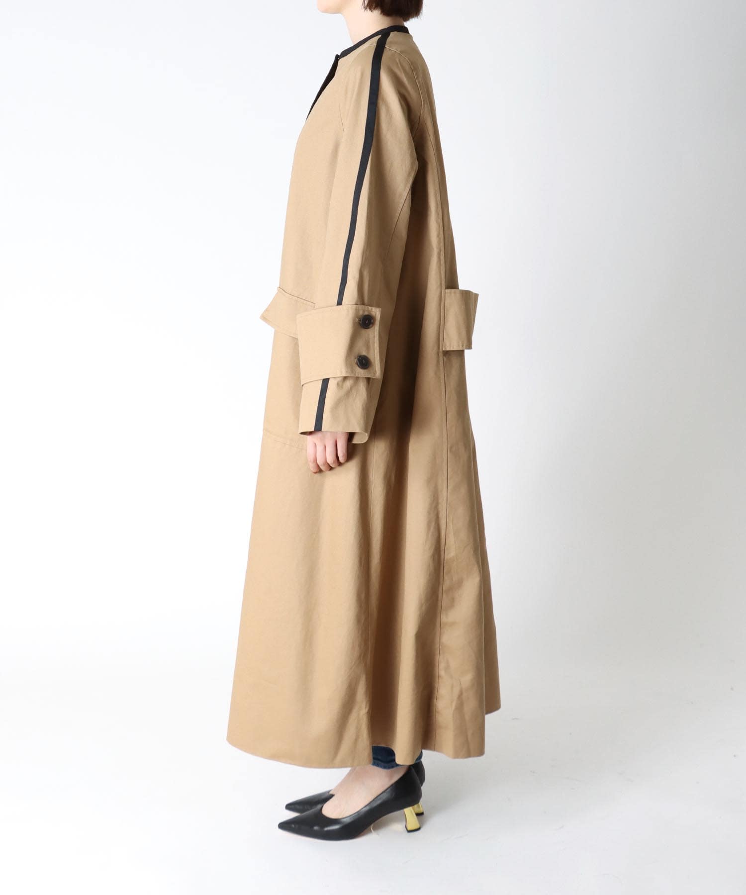 ワイドスリーブノーカラーロングコート | AND ON JIONE STORE ワイドスリーブノーカラーロングコート | AND ON JIONE STORE