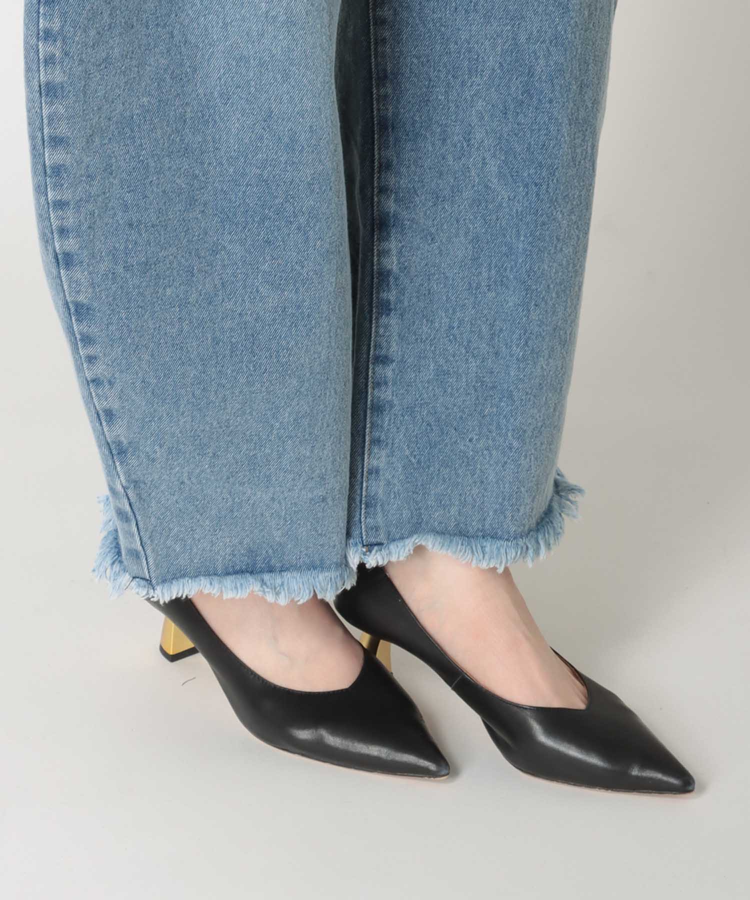 カーヴィーデニムパンツ