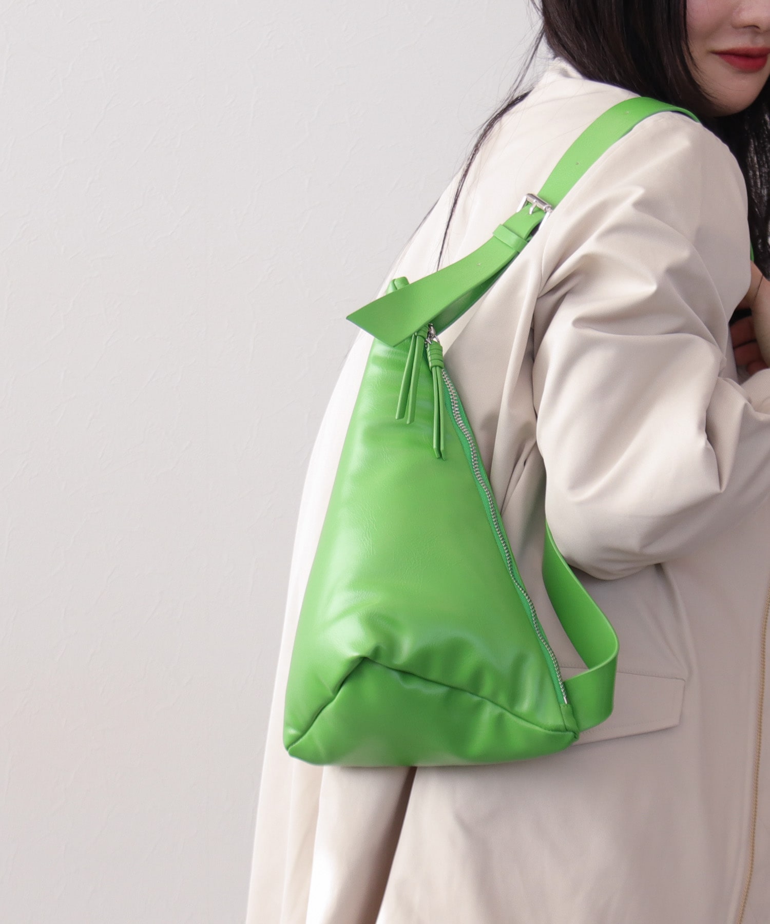 ＜一部店舗・WEB限定＞クラックショルダーBAG