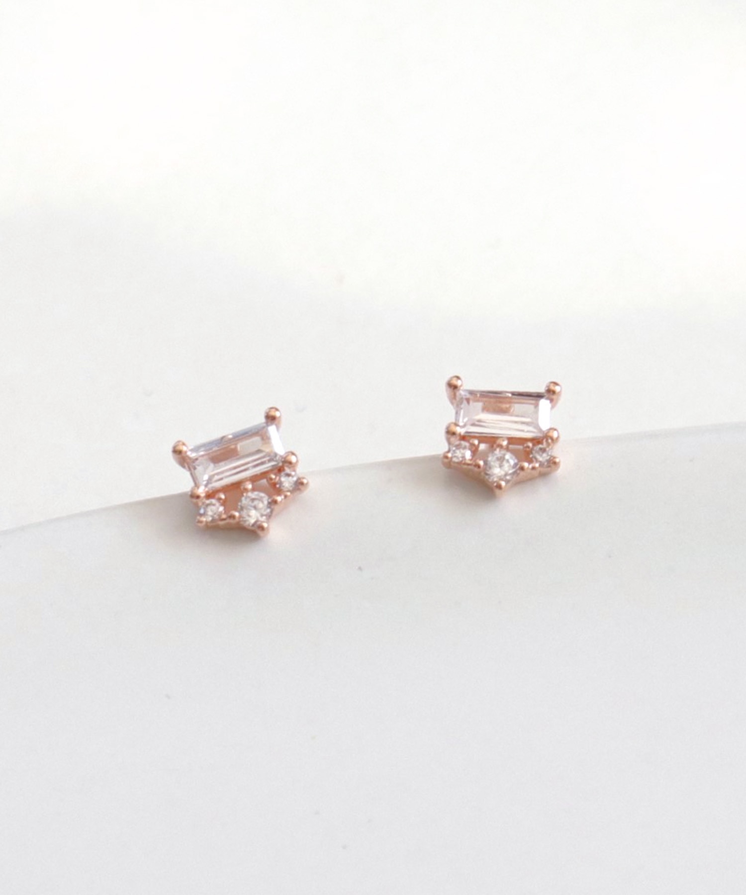 スクエアキュービックピアス