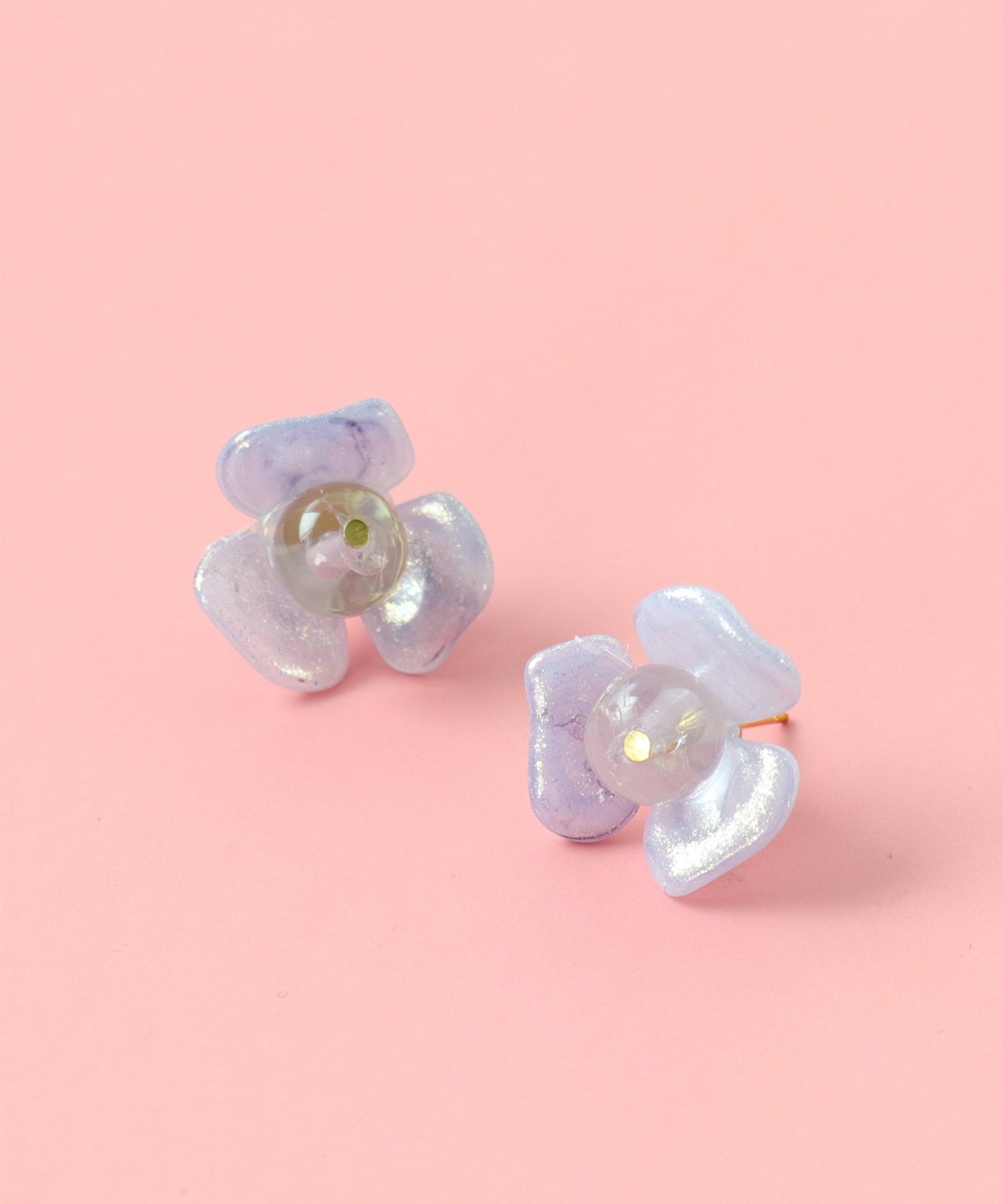 ラメフラワーピアス