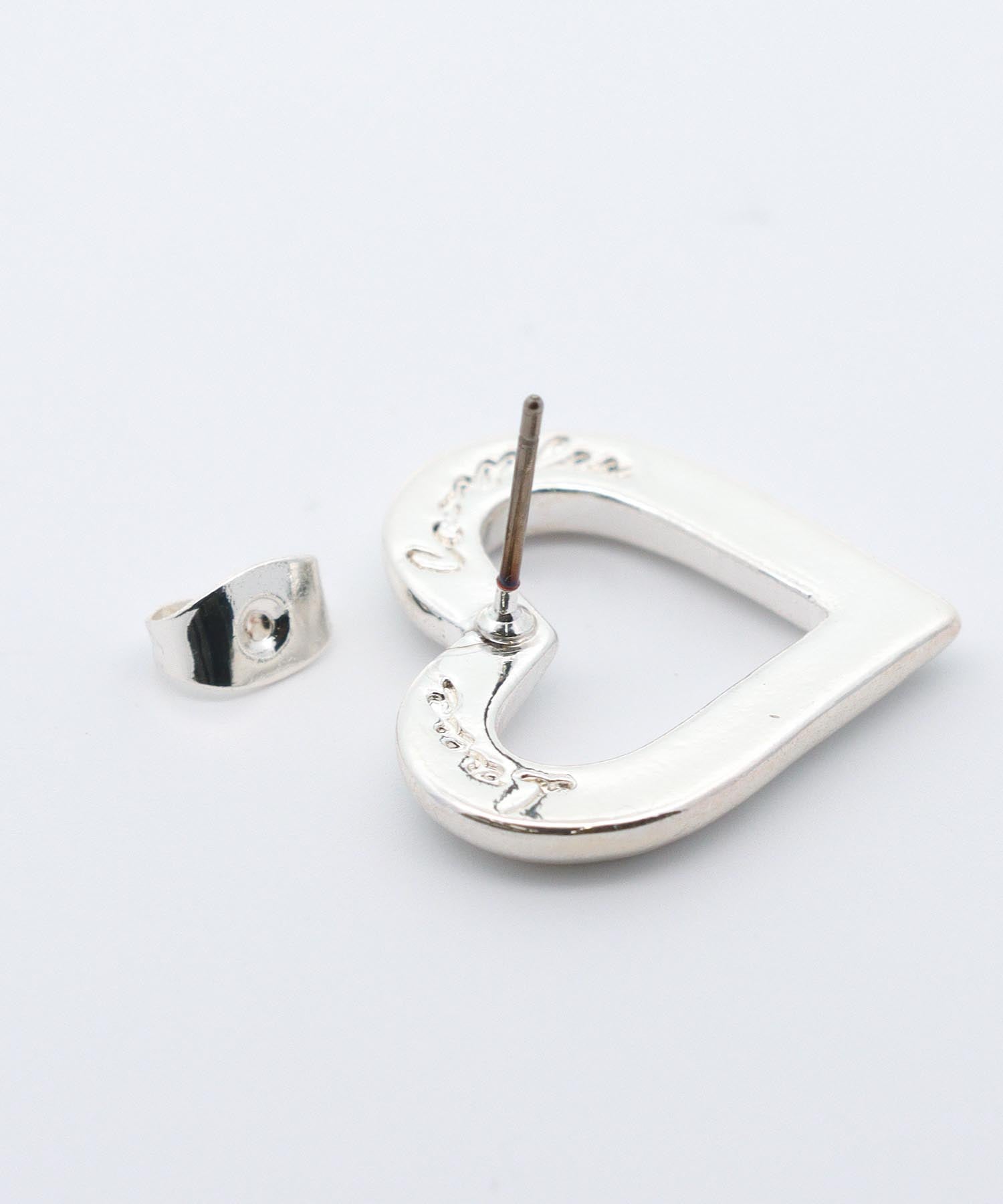 ハートフレームピアス | AND ON JIONE STORE（アンドオン