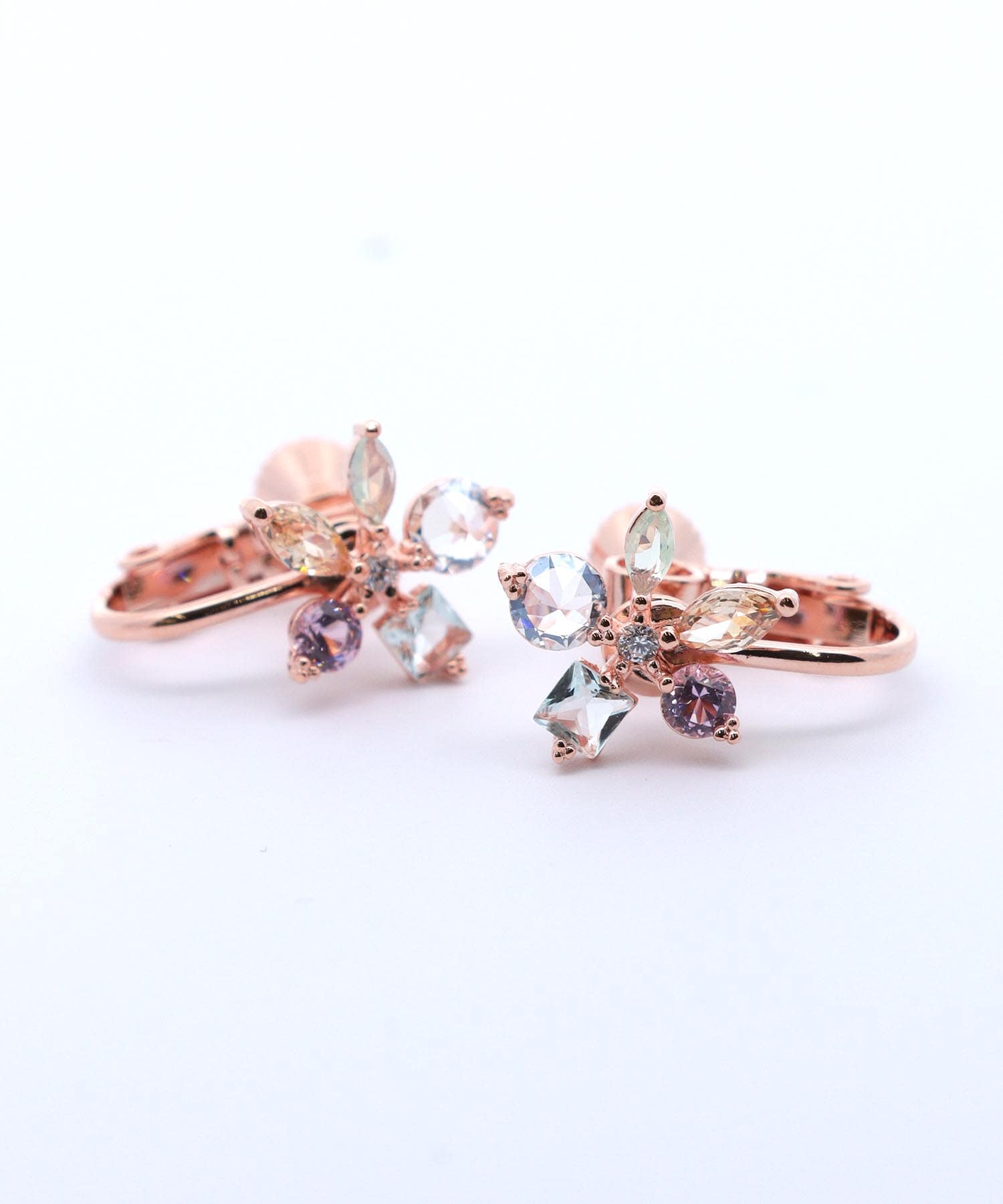 マルチビジュフラワーイヤリング | AND ON JIONE STORE