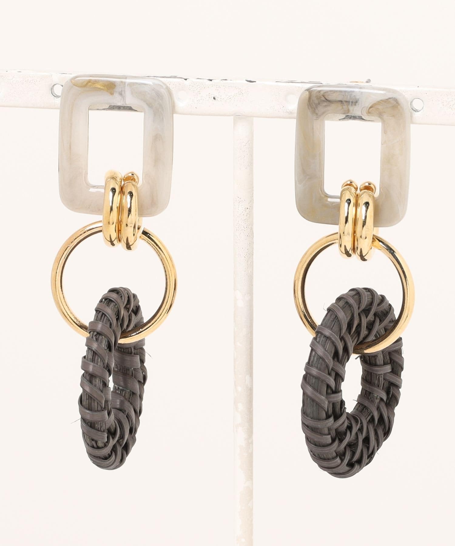 アクリル×ラタンリングピアス