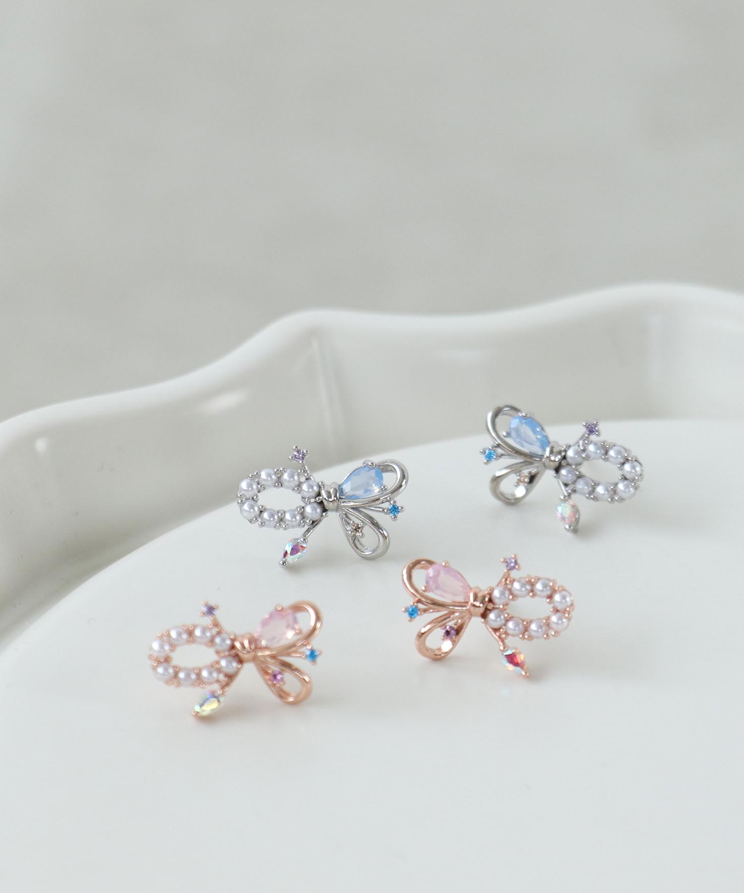 リボンビジュピアス