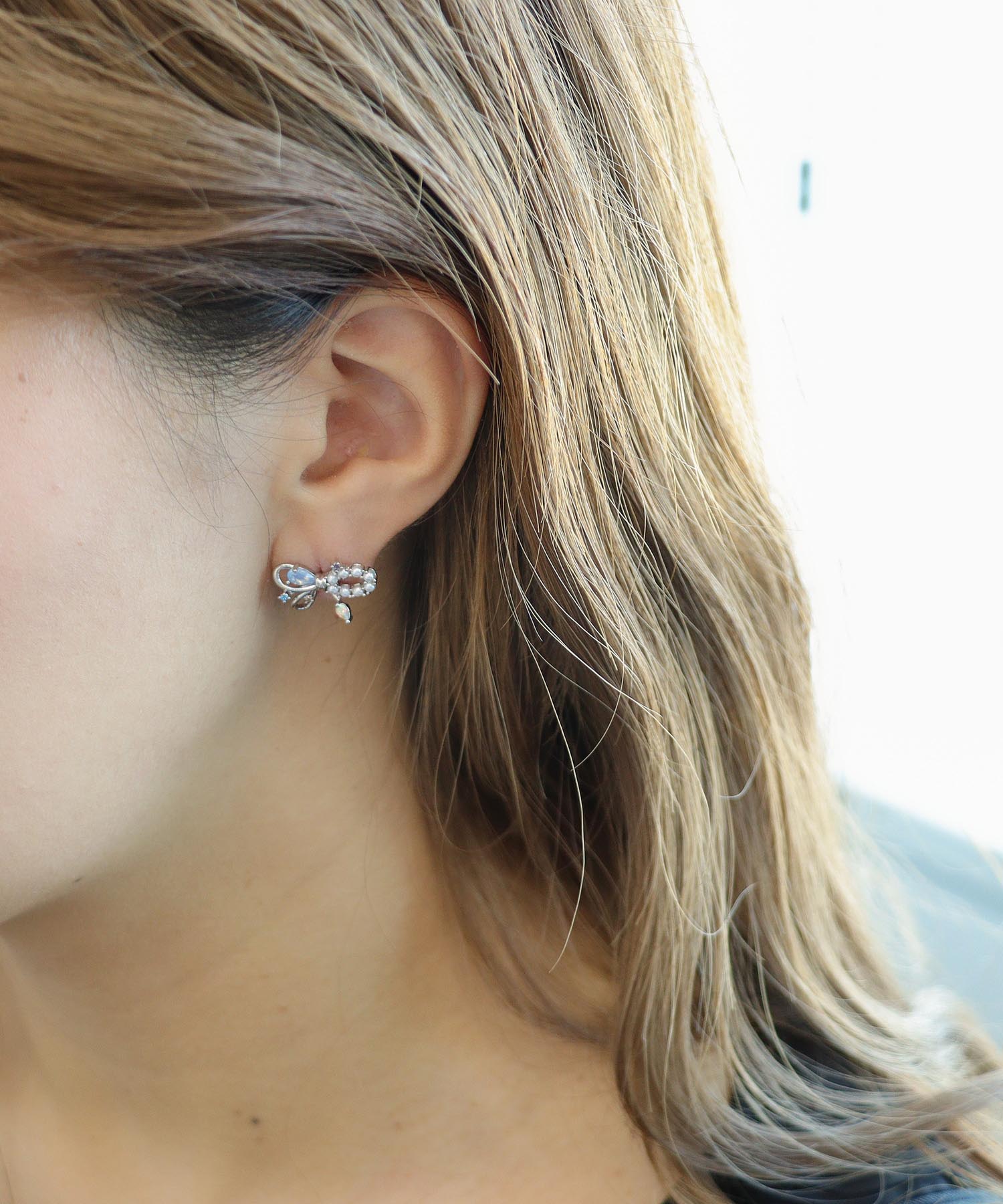 リボンビジュピアス