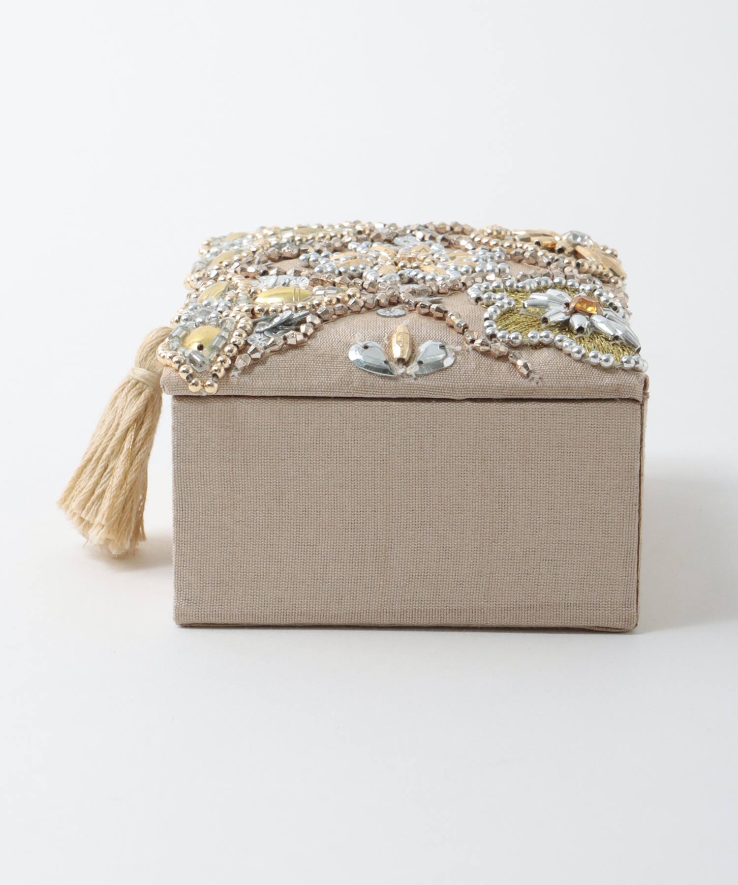ビーズ刺繍ボックス
