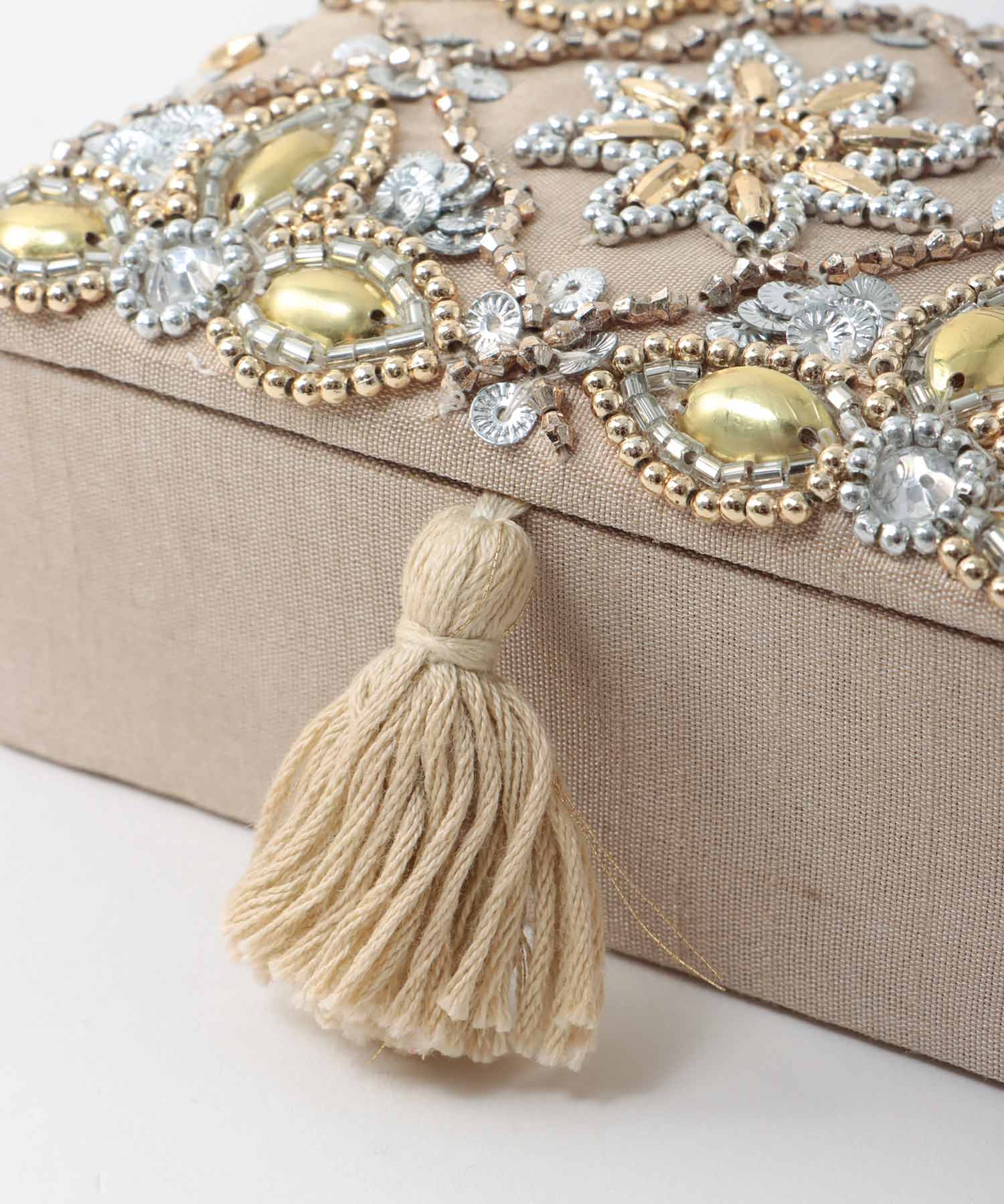 ビーズ刺繍ボックス