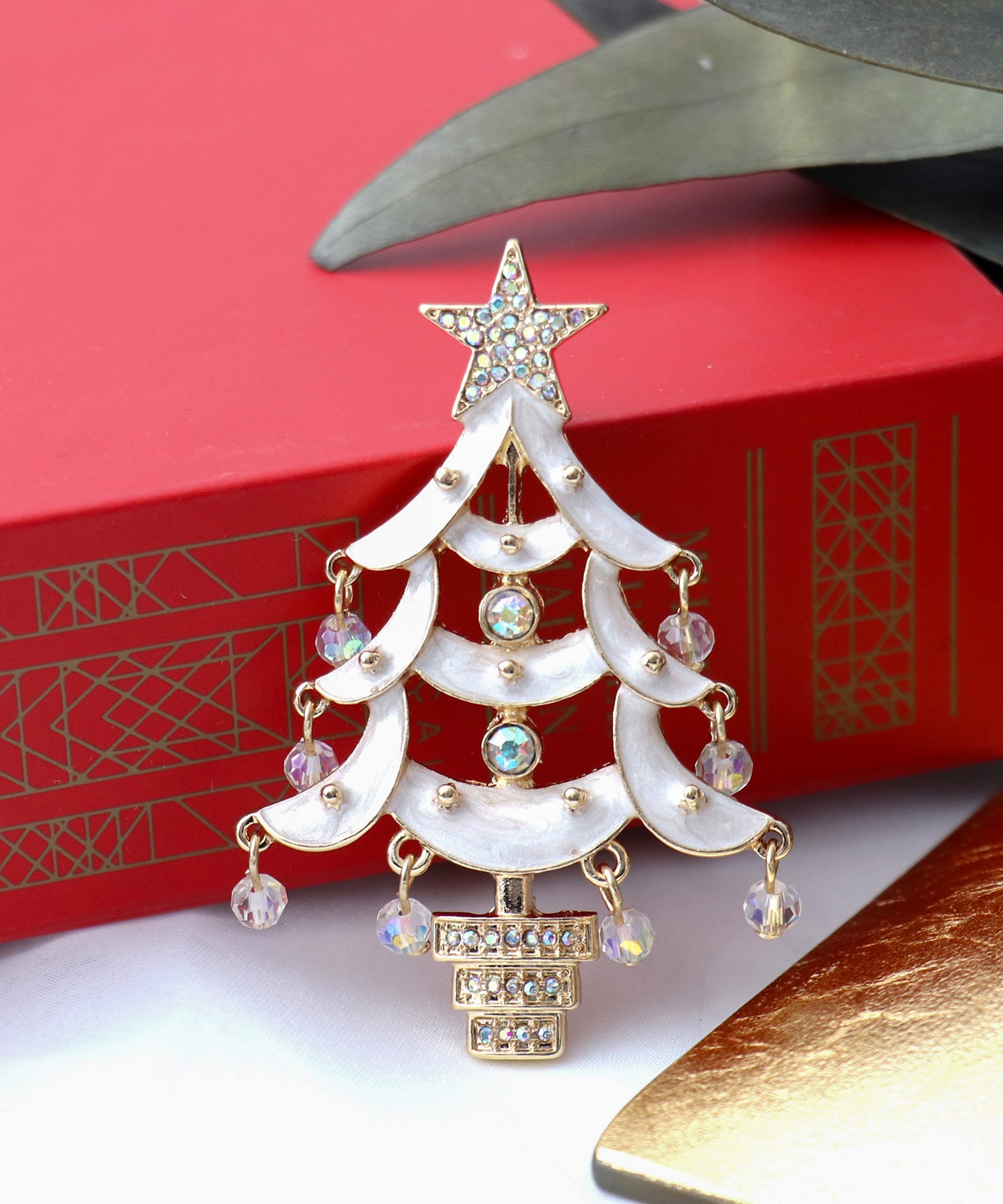 ホワイトクリスマスツリーブローチ